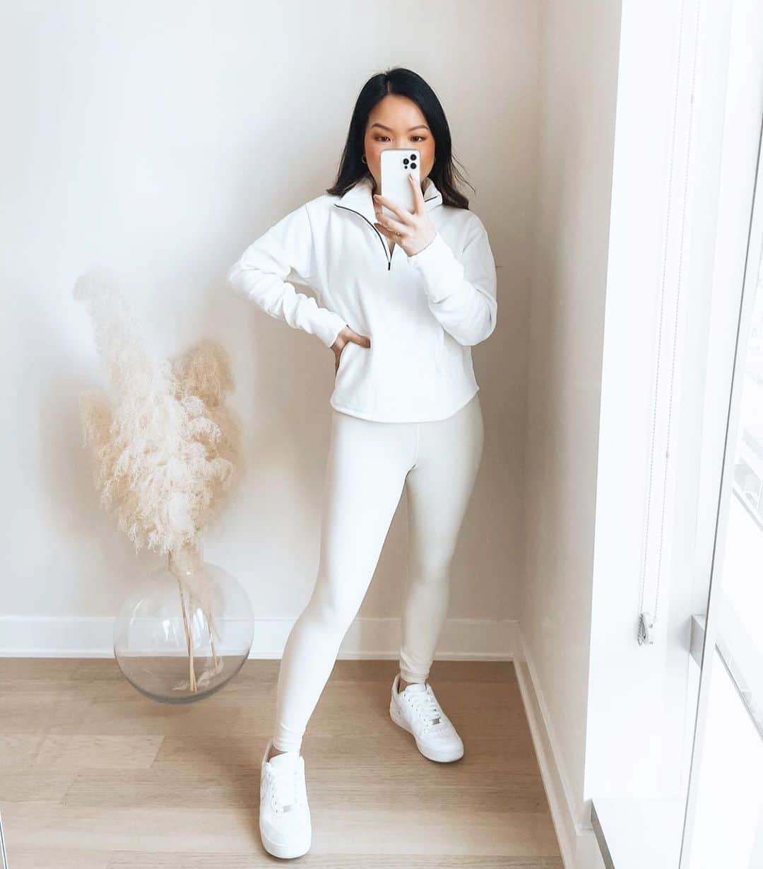 エルエーメイドのインスタグラム：「Spring is just around the corner 🌸 Prepare for the upcoming brisk days with our lightweight Bello Half Zip.」