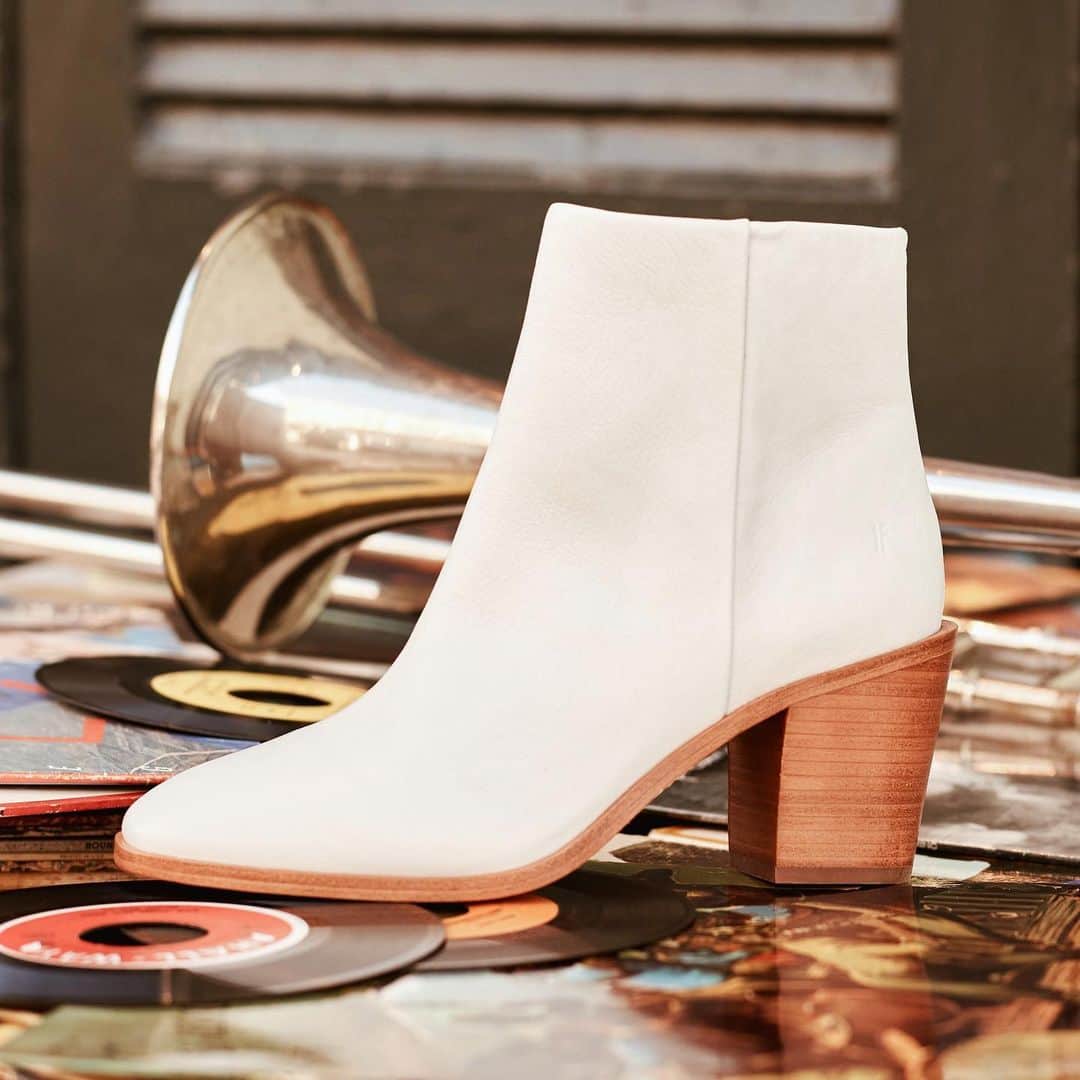 のインスタグラム：「The perfect white bootie: our Georgia Bootie. #InMyFRYE」