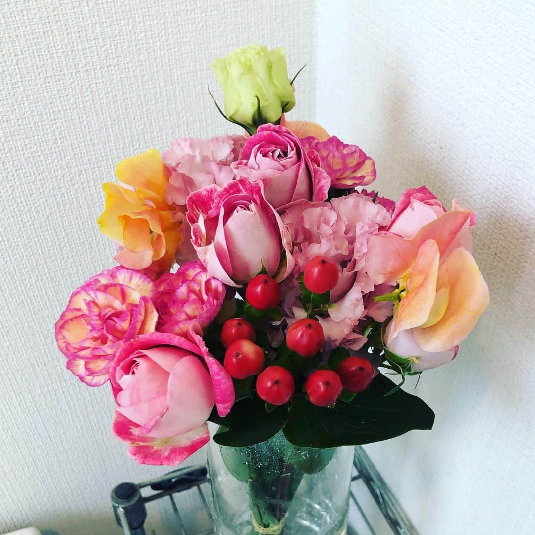 水谷さるころのインスタグラム：「息子のお姉ちゃんに誕プレもらった。そして、資さんうどんと資さんのぼた餅をキメた。みんなで北Q行きたし。」