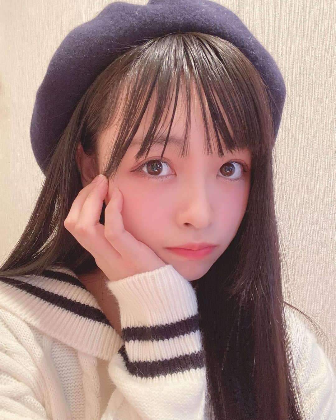 AIRIさんのインスタグラム写真 - (AIRIInstagram)「たまにはドアップ^^* . .  #PiXMiX #アイドル #idol #偶像 #コーデ #ファッション #セーラー服 #かわいい #色  #🥰 #白 #撮影 #冬 #セーラーカラー #kawaii #セーラー #jk #jk1 #高校生 #code #fashion #fjk #followme #水手服 #ベレー帽 #Bobon21  #ストレート」2月22日 7時07分 - aylin200442