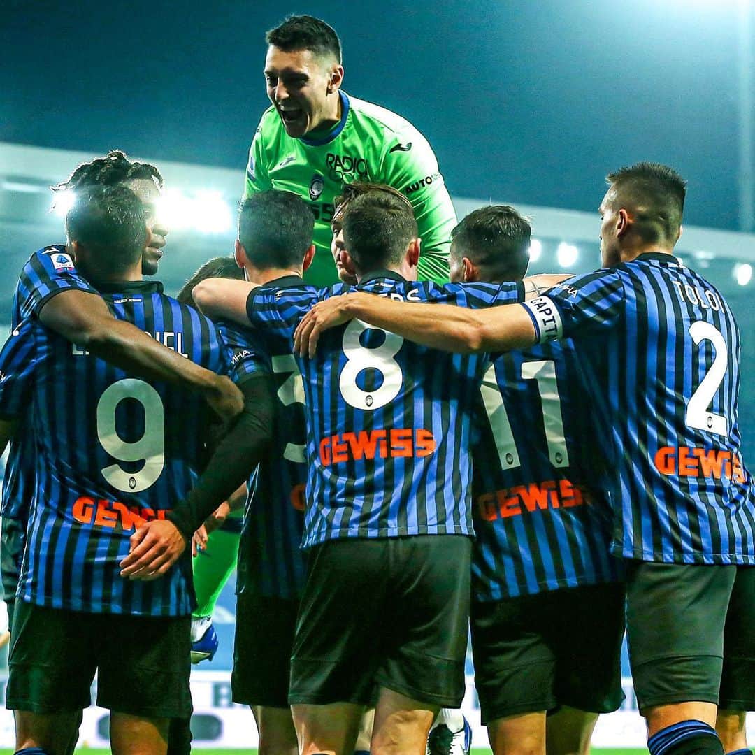 アタランタBCのインスタグラム：「Buonanotte 🌙🤩 Good night ⠀ #GoAtalantaGo ⚫️🔵 #Atalanta #BergAMO #ForzaAtalanta #AtalantaNapoli」