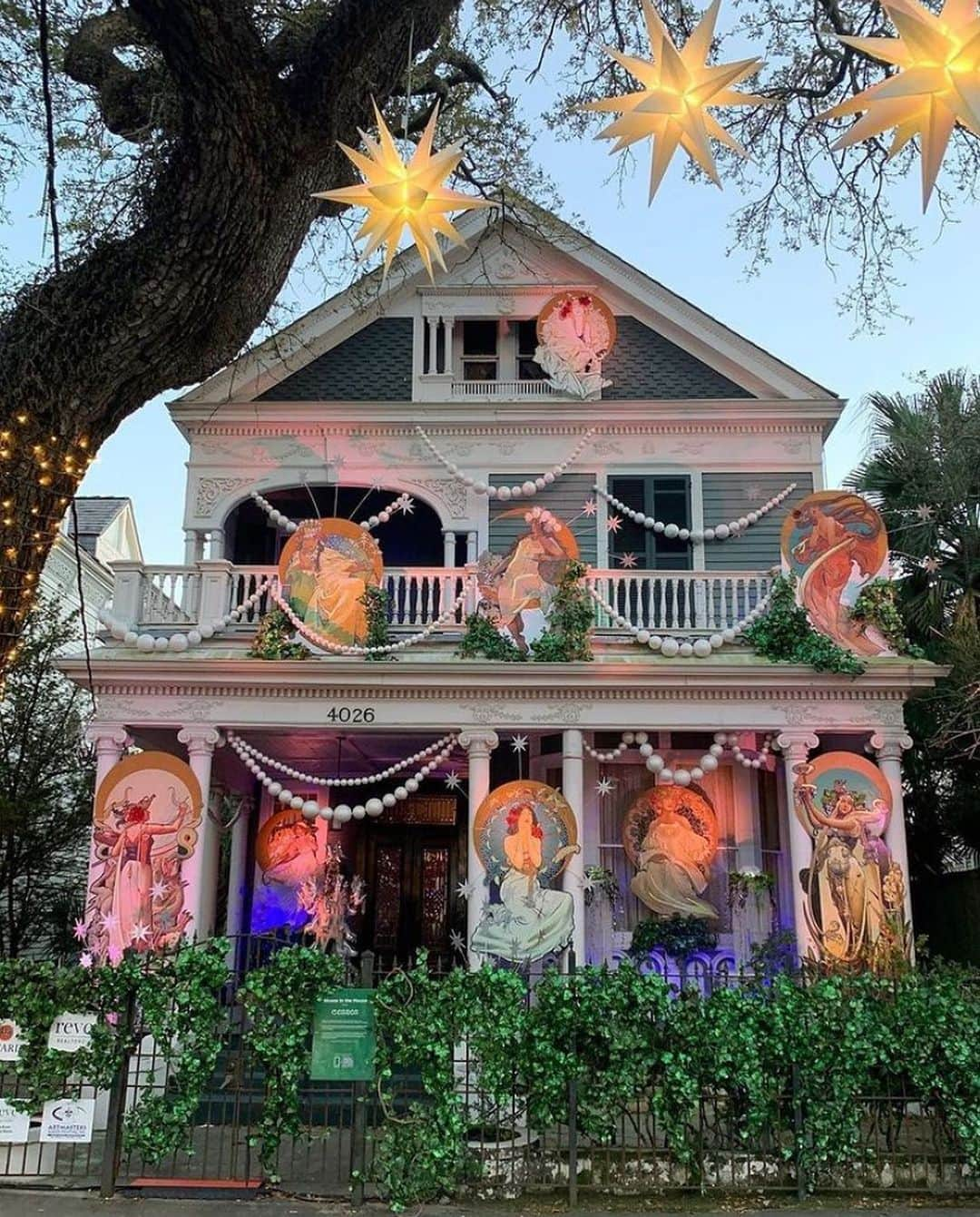 FRENCH GIRLさんのインスタグラム写真 - (FRENCH GIRLInstagram)「Still thinking about the dreamy Mardi Gras House Floats that the krewes put together for #YardiGras this week. This house, called COSMOS and put together by @kreweofmuses, is one of our absolute favorites (captured by @nolamaven in the first photo, and @nola_val in the second). ✨  From the Krewe of Muses:  “Cosmos is a Greek word for the order of the universe. It is, in a way, the opposite of Chaos and implies the deep interconnectedness of all things.  In Greek mythology, Muses were the deities that gave artists, philosophers and individuals the necessary inspiration for creation. The Muses represent what is best in humanity.  In a time when the world seems to suffer from chaos and tragedies, we look to the Cosmos via our own inspiration from the nine Muses. Our vision conveys the intricate and subtle way that the universe is put together and how we are all connected.  Please visit the COSMOS and use the QR code to listen to artist —and Muse—Susan Gisleson’s insights and inspiration for our house.  Happy Are They Whom the Muses Love —Hesiod” 🌙🪐💫」2月22日 7時32分 - frenchgirlorganics