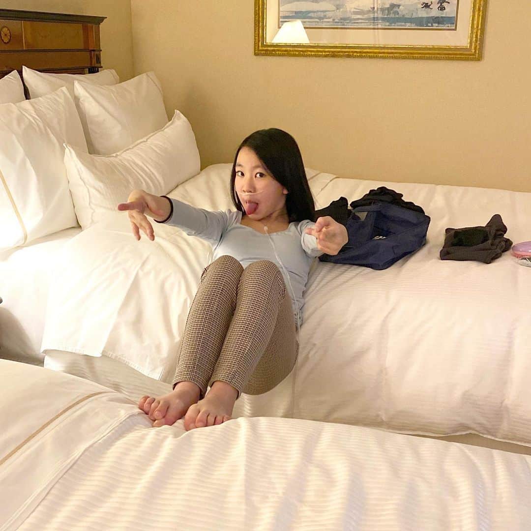 yukiさんのインスタグラム写真 - (yukiInstagram)「おはようございます。﻿ ﻿ 先日、ホテルステイをしてきました。﻿ ラウンジと部屋の行き来のみで﻿ 食べて、飲んで、ゴロゴロして、寝る！﻿ という、ひたすらダラダラぐだぐだ👭🏻﻿ ﻿ 家事なし、仕事なし、目覚ましなしの﻿ スーパーリフレッシュな24時間でした✨﻿ ﻿ #主婦さぼり﻿ #母業年中無休﻿ #何もしない贅沢﻿ #東京のオシャレなホテル﻿ #milka﻿」2月22日 7時33分 - milkayuki