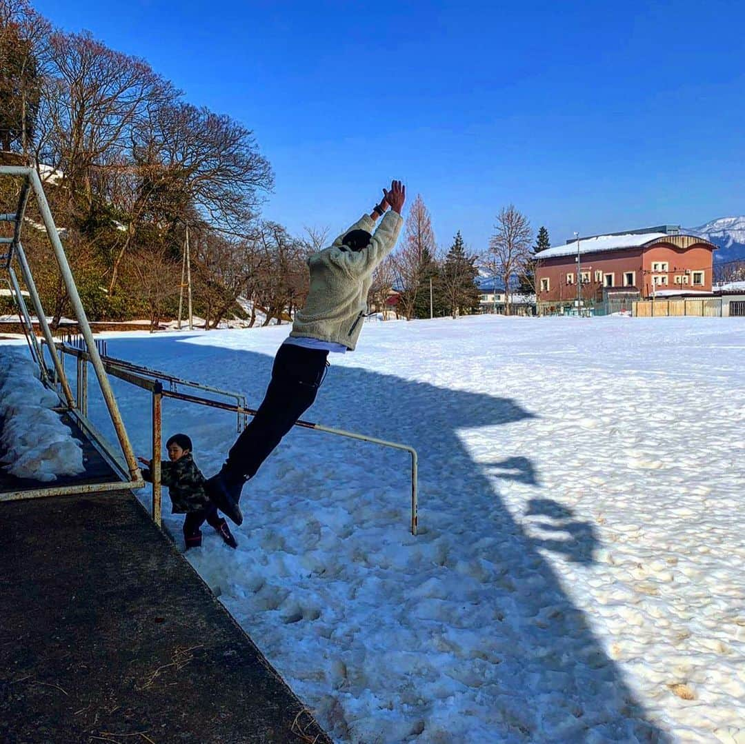 竹内択さんのインスタグラム写真 - (竹内択Instagram)「Nostalgic🏫 飯山小学校〜懐かしい〜🤌 #飯山小学校 #母校 #elementaryschool #iiyama #飛躍の年 #にするぞ #心霊スポット #らしい #落武者 #いるらしい　#飯山城 #だから？ #takutakeuchi #t竹内択」2月22日 7時54分 - taqtakeuchi