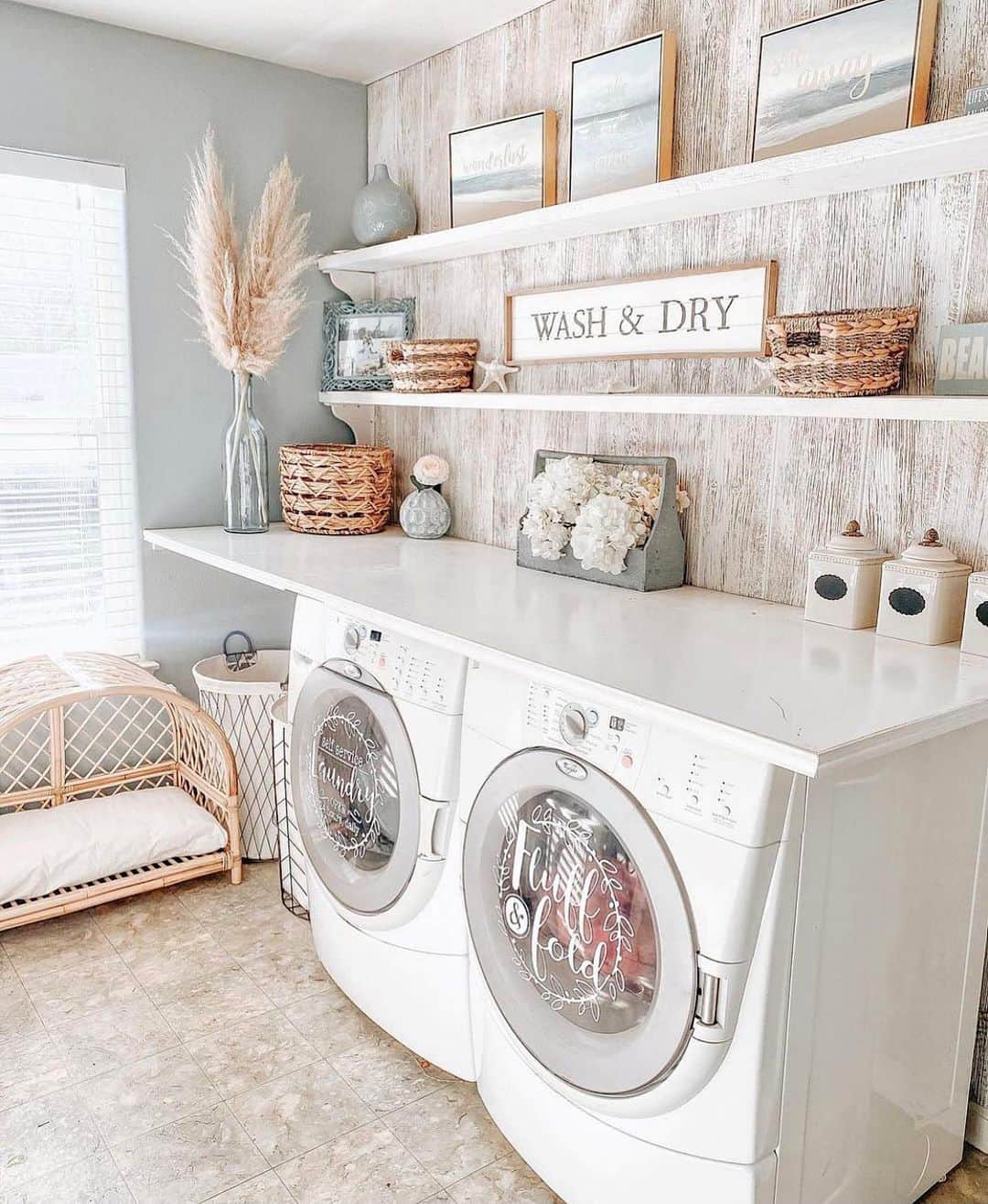 HomeGoodsさんのインスタグラム写真 - (HomeGoodsInstagram)「When function meets beauty – and makes us actually want to do laundry (📸: @beautifulinspire.co, @thecozyfarmhouse, @weremodelit)」2月22日 8時00分 - homegoods