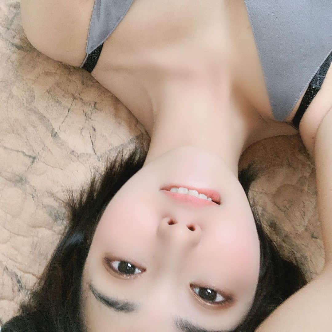 遊上なばなさんのインスタグラム写真 - (遊上なばなInstagram)「GoodMorning🥱🥱🥱 月曜日！ 週の初めはなんかこう〜 だるいなーっなんて 気持ちになりがちだけど。 小さないいこと見つけて 楽しみ見つけて 今週も張り切っていこ！  米  #셀카 #셀피 #셀기꾼 #셀스타그램  #얼스타그램 #selfie #月曜日  #goodmorning #おはよう  #お疲れ様 #training #monday  #フィットネス #diet #fight  #fashion #좋아요  #좋은날  #girl  #follow #화이팅 #월요일  #love  #맞팔 #팔로우 #날씨좋다  #followme #photooftheday  #instagood #instalike ☁︎☁︎☁」2月22日 8時05分 - i_am_nabana