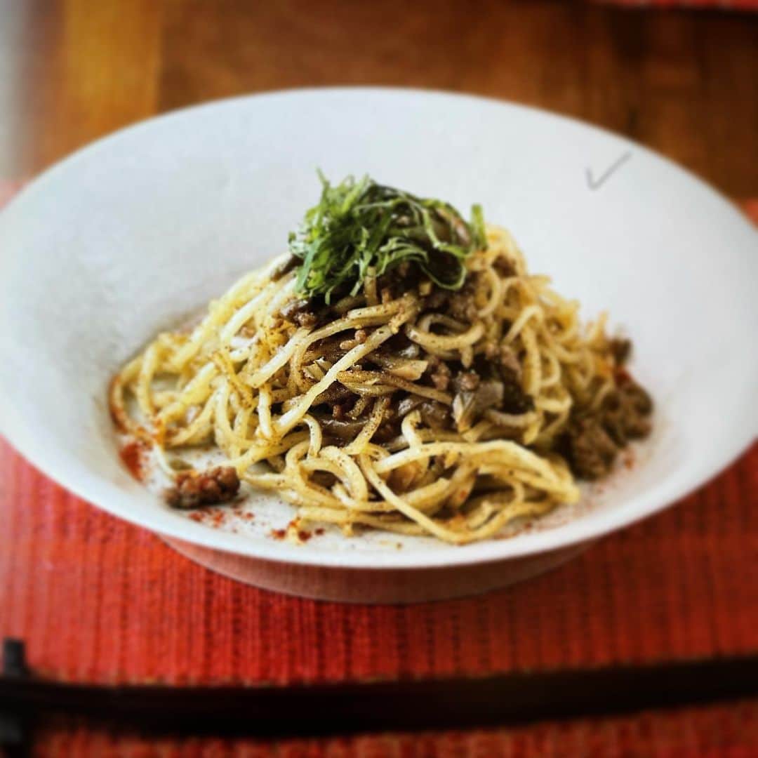 行正り香さんのインスタグラム写真 - (行正り香Instagram)「お昼にいかがでしよう？娘さんたちが好きな一品です。#行正り香 #rikayukimasa #小学館#3皿でも充分おもてなし料理になります。#ポイントは、ラーメンでもそうめんでも良いので、山椒をたっぷり入れること。具はハムでも海老でも^_^」2月22日 8時16分 - rikayukimasa