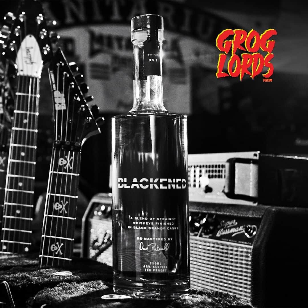 メタリカのインスタグラム：「Have you heard? @blackenedamericanwhiskey is now available in Australia exclusively through @groglords!  Get your bottle at groglords.com! 🥃 🇦🇺」