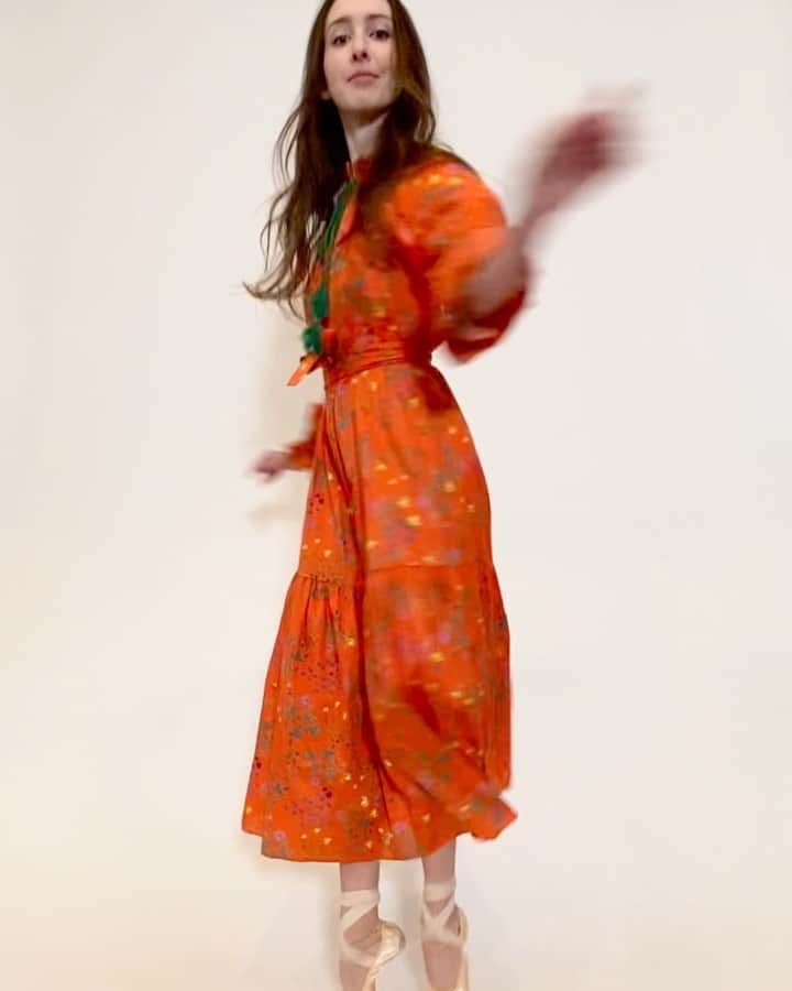 シンシア ローリーのインスタグラム：「@christinaclarkk bringing down the house」