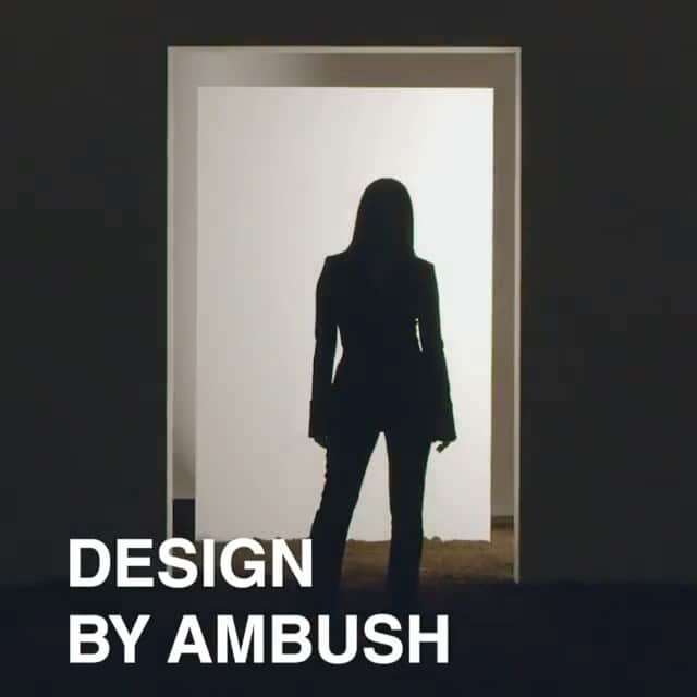 のインスタグラム：「@moetchandon DESIGN BY  @ambush_official  @yoon_ambush  MODERNITY, SIMPLICITY, STARK CONTRAST.  Discover the inspiration behind the eye-catching design of the limited edition bottle of Moët Impérial by AMBUSH® through the eyes @yoon_ambush 📹 @yuann0111」