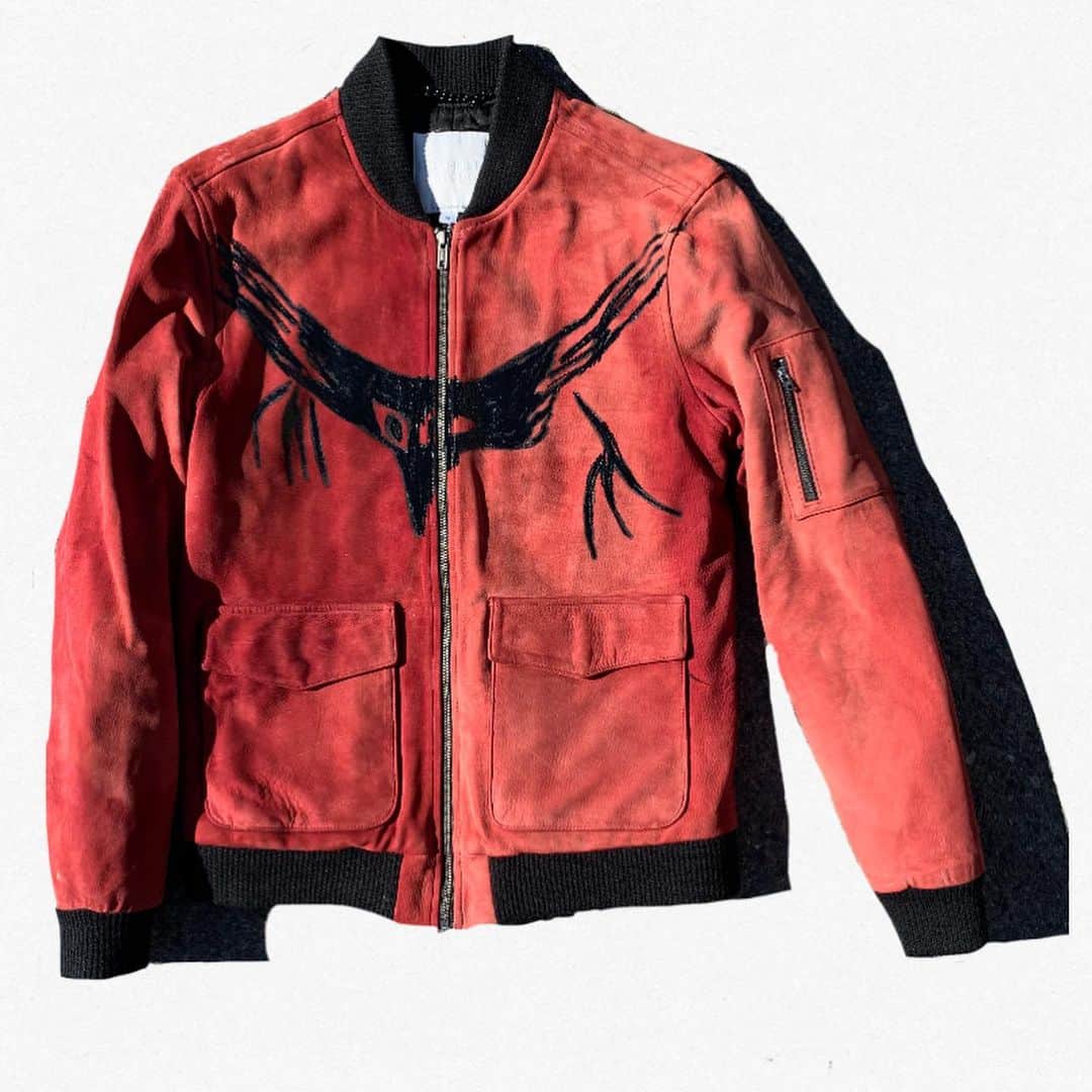 クラマー&スタウトのインスタグラム：「The Low Yo Yo nubuck suede bomber jacket from the Beefheart collection. Hand painted graphics of flying crows ; front and back. One off shown in New York at Men’s  Day fashion week.」