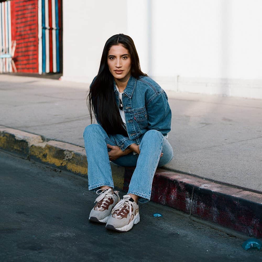 Levi’sさんのインスタグラム写真 - (Levi’sInstagram)「“I came from Morocco. I grew up in the states. I like to believe these two different experiences and cultures have helped shape the person I am today and create the dreamer in me.”   Meet ABIR, a North African-born, Virginia-raised, New York-realized vocalist with a singing (and fashion) style all her own—and our February Monthly Muse. Click the link in bio to read our exclusive interview.   Life in Levi’s® looks different for everyone. How do you #LiveInLevis?」2月22日 9時24分 - levis