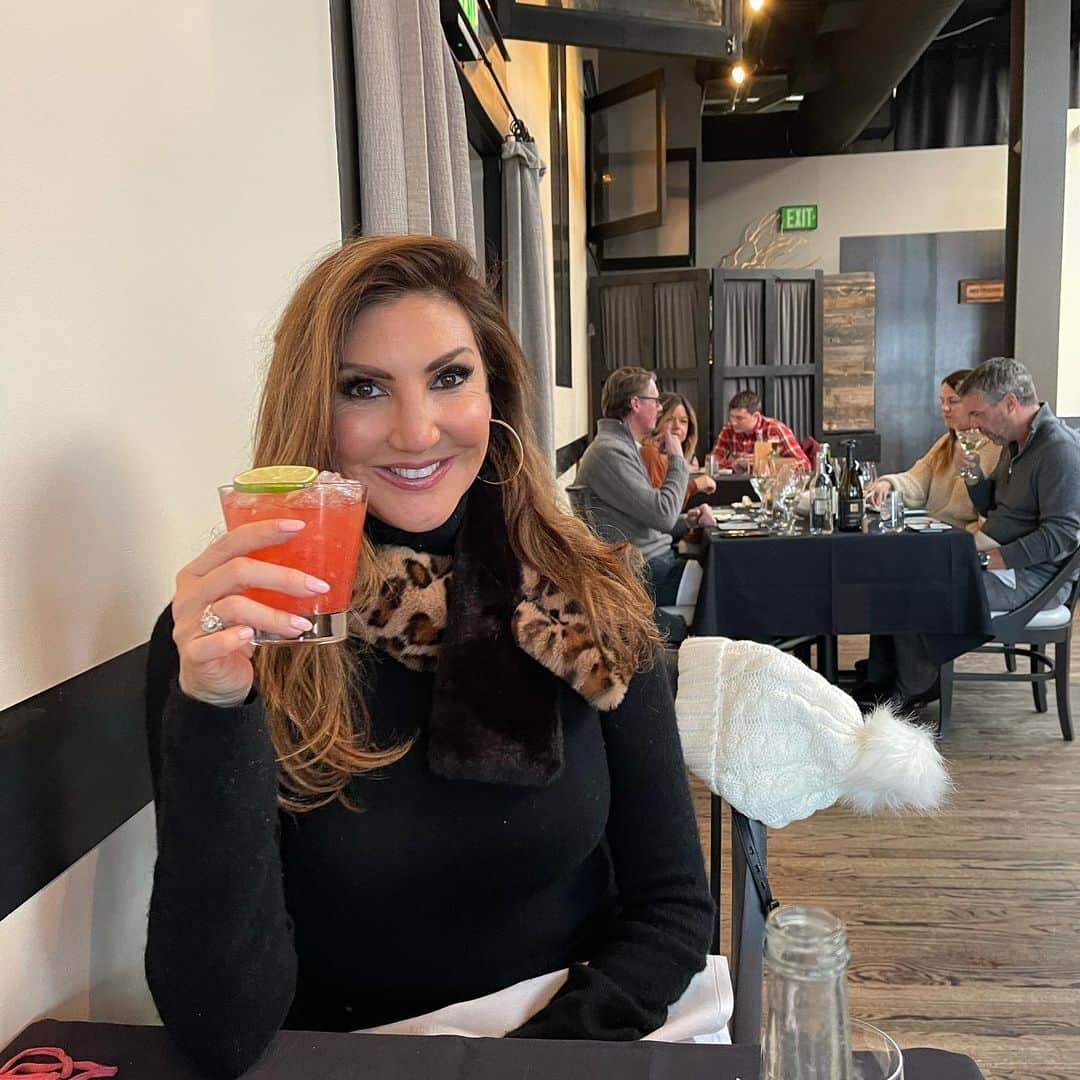 ヘザー・マクドナルドのインスタグラム：「At #riverhorse  after a perfect day of skiing #deervalleyresort #parkcity #juicyscoop」