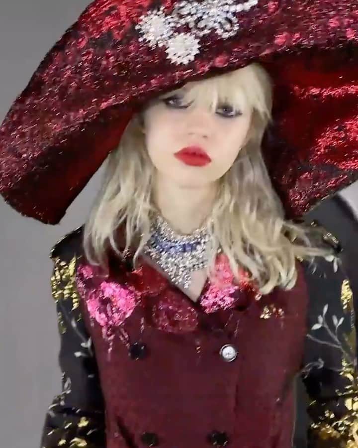 Fashion Weekのインスタグラム：「Go bold with @officiallibertine. Head to nyfw.com to see the full digital show from #NYFW February 2021.」