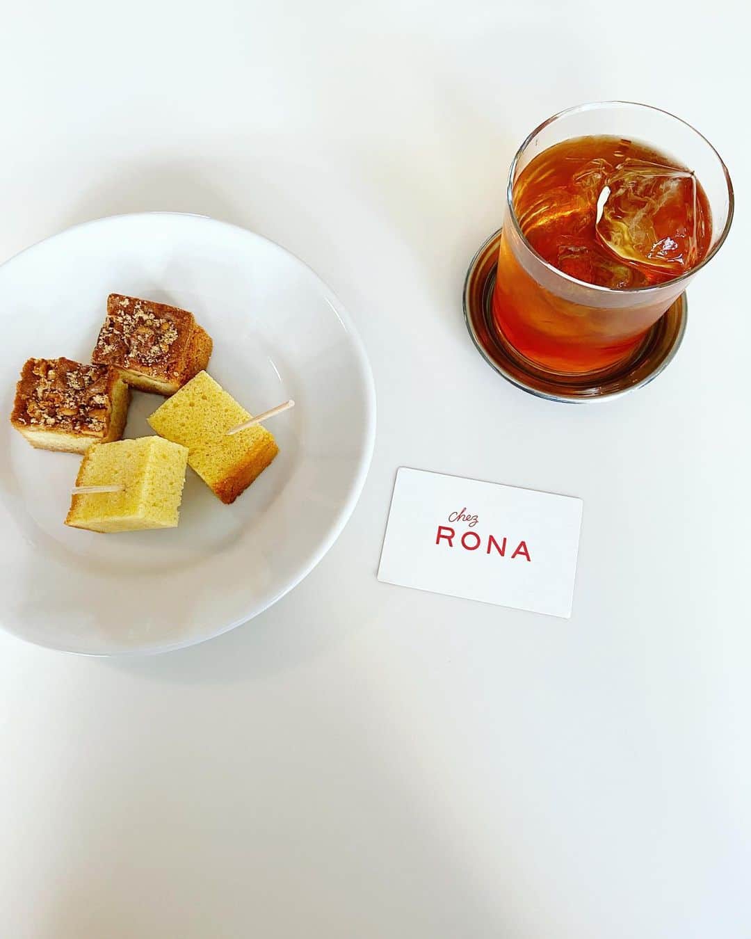 渡辺有子のインスタグラム：「明るい日差しが心地よい「Chez RONA」  こんなお店があったらいいなぁというお店が来月オープンです。通いたくなっちゃうなぁ〜。  翔太くん、チェルちゃん、メルシーベイクの皆さんおめでとうございます㊗️」