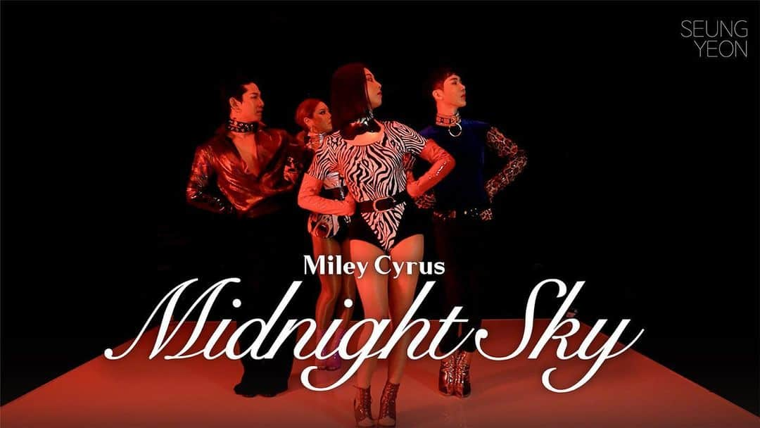 チャン・スンヨンさんのインスタグラム写真 - (チャン・スンヨンInstagram)「🎵 @mileycyrus ‘midnight sky’ 🕺🏿 @ari_dongminkim 👠 @kwon_jo @seung_monkey @ari_dongminkim @zeze.__ 🎥 @js.film_ 🎬 @zeze.__ @js.film_ 🎆 @myheart_dpf 📍@studio_carre」2月22日 19時24分 - seung_monkey