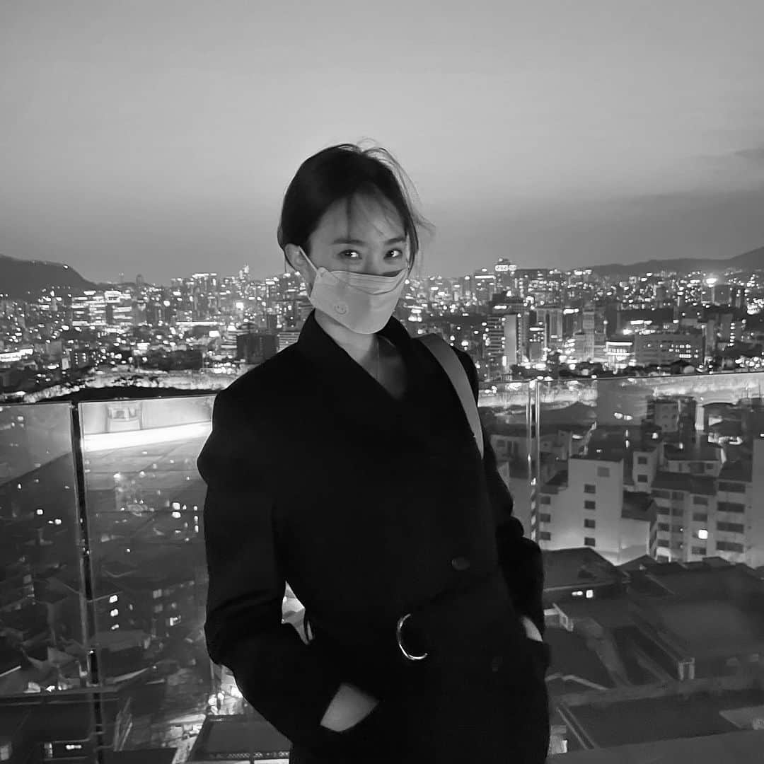 イユエリンのインスタグラム：「서울 이쁘네🌃」
