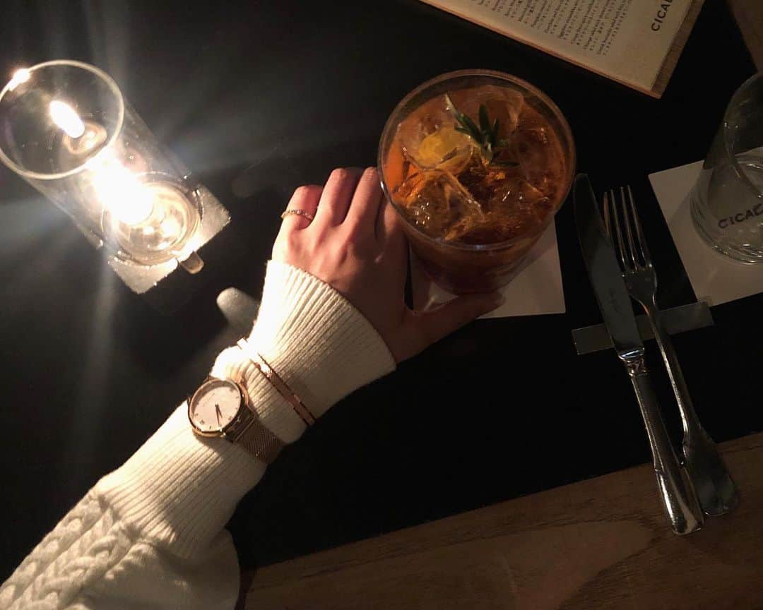 北川富紀子さんのインスタグラム写真 - (北川富紀子Instagram)「リアクレア @liakulea_japan さんからシェル盤の腕時計を頂きました！ . . 腕に馴染んでお気に入りすぎて何回も時計をチェックしてまう。。ᵕ̈♩♡  . . 爽やかなピンクゴールドがブルーデニムに映えるから、暖かい季節に向けて大活躍する予感✨ . . . 1年間10％OFFになるクーポンも頂いたので貼っておきます♩ . ––––––––––––––––––––––––––––––––  tokikbo60 –––––––––––––––––––––––––––––––– . . . #腕時計 #liakulea #腕時計 #時計 #腕時計倶楽部 #手元倶楽部 #リアクレア」2月22日 19時22分 - tokiko_kitagawa_