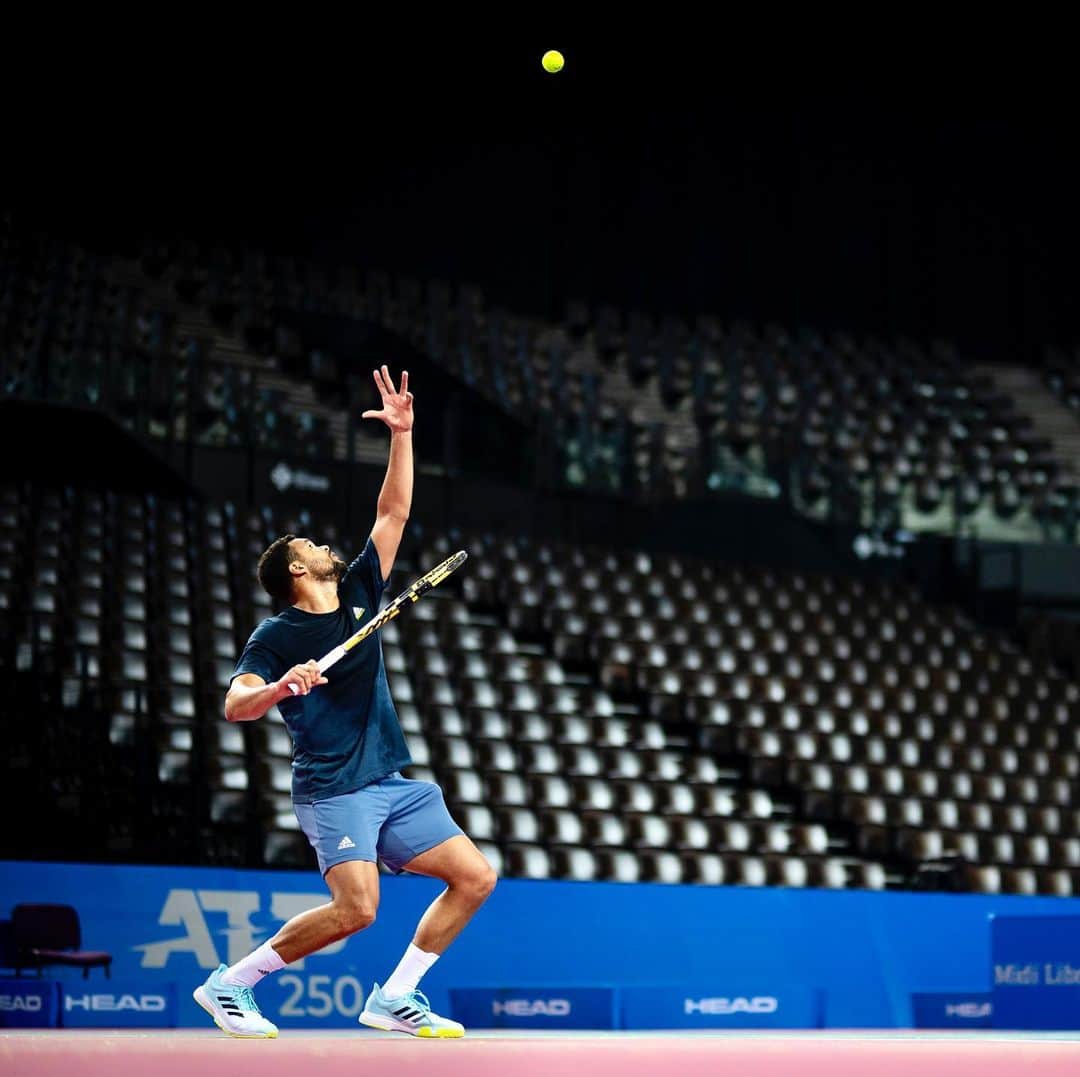 ジョー＝ウィルフリード・ツォンガのインスタグラム：「Match day 💥🎾💪🏽 #tsongateam #atp #osdf  📸 J.B. Autissier - Panoramic | @opensuddefrance」