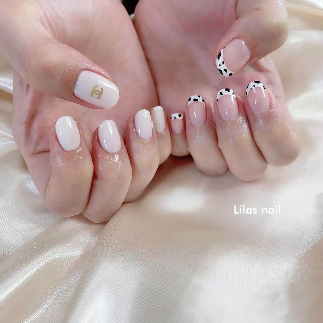 makoのインスタグラム：「* @ykn__1220  いつもありがとう♡  #girlynail #ガーリーネイル #ミラーネイル #glitternail #젤네일 #젤네일아트 #젤네일전문 #フレンチガーリー  #오로라네일 #네일 #아트 #オーダーチップ #ブライダルネイル #auroranails #セルフネイル #네일스타그램 #네일아트　#스누피네일아트 #클리어 #左右非対称ネイル #ちょうちょネイル #うるうるネイル #ヴィンテージネイル #水滴ネイル #オーロラネイル #フレンチネイル #冬ネイル #クリアネイル #韓国ネイル﻿」