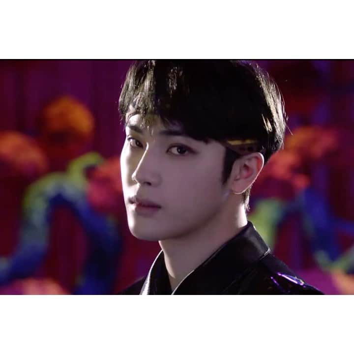 チュ・ハンニョンのインスタグラム：「210222 • Breaking Dawn teaser (Haknyeon focus)」