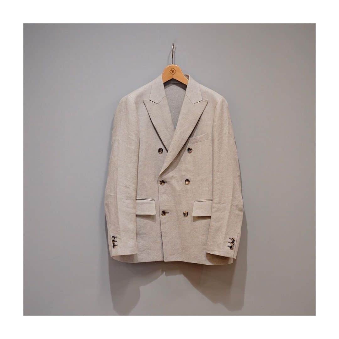 DRESSTERIOR_MEN_ドレステリアのインスタグラム：「Spring outer  collection ✔︎﻿ ﻿ ﻿ フレンチリネン ダブルジャケット﻿ 086-42008 ¥52,800(税込)﻿ ﻿ ﻿ ﻿ ﻿ ﻿ #dressterior﻿ #dressterior_official﻿ #ドレステリア﻿ ﻿ ﻿ ﻿ ﻿ ﻿ ﻿ ﻿ ﻿ ﻿ ﻿ ▪️dressteriorオフィシャルアカウント﻿ @dressterior_official﻿ ﻿ ▪️メンズ用アカウント﻿ @dressterior_men ﻿ ﻿ ▪️ショッププレスアカウント﻿ @dressterior_shoppress ﻿ ﻿ ▪️World Online Storeアカウント﻿ @world_onlinestore﻿ ﻿」