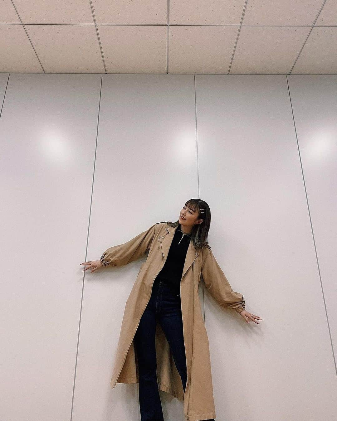 市野莉子さんのインスタグラム写真 - (市野莉子Instagram)「今日も暖かかった🌞春服買わなければ〜！！！ - coat @jouetie_official  tops @seesbeesknees_ pants @cotorica.official - #りかりこ#りかりこーで#服#今日の服#今日のコーデ#春服#コート#ootd#followｍe#fashion#today#me」2月22日 19時55分 - riko_ichino