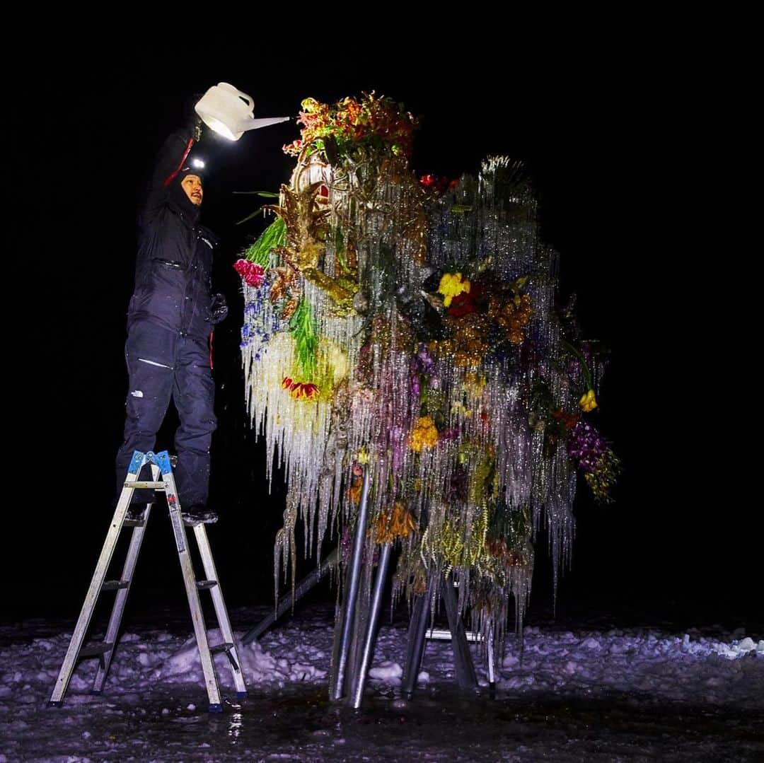 東信のインスタグラム：「Frozen Flowers (2021)  #azumamakoto #makotoazuma #shiinokishunsuke #amkk #amkkproject #botanicalsculpture #todowara #hokkaido #theendoftheworld #東信 #東信花樹研究所 #トドワラ #野付半島」