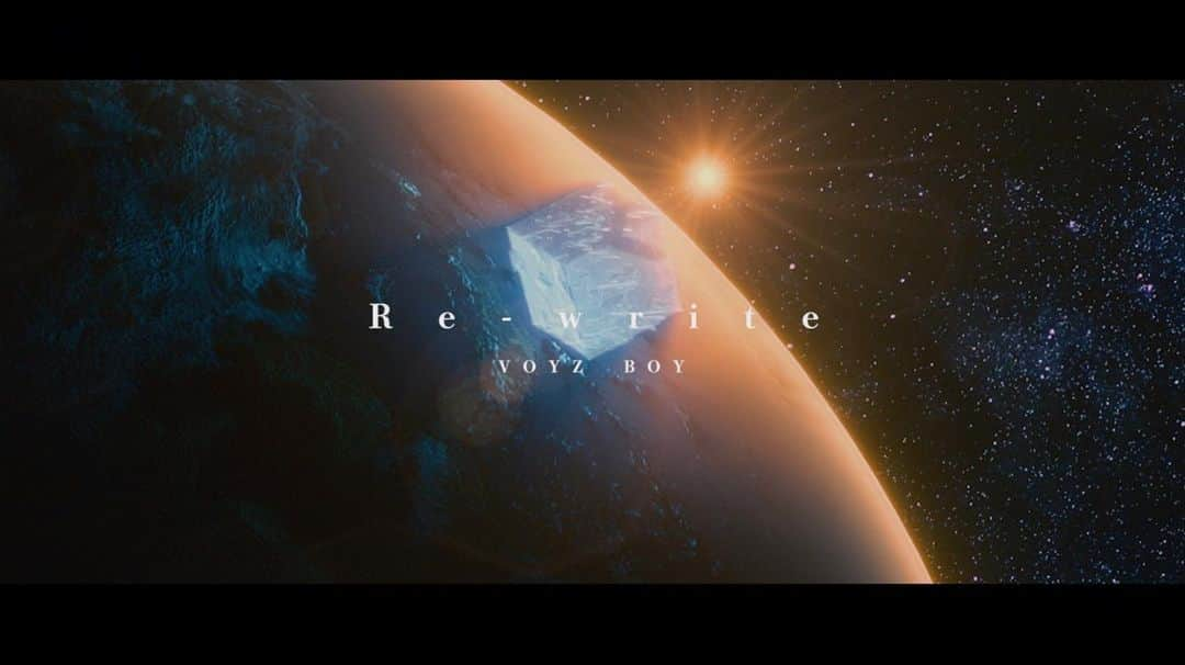 VOYZ_BOY_officialのインスタグラム：「🌟MV解禁🌟 . 2021.03.03 release 1st Single 「GALAXY/Re-write」より  『Re-write』 ミュージックビデオが解禁❗️  公式YouTubeにて視聴できます💖 ぜひチェックしてください👀！ . #Rewrite #VOYZchannel #YouTube  #VOYZBOY #ボイズボーイ」