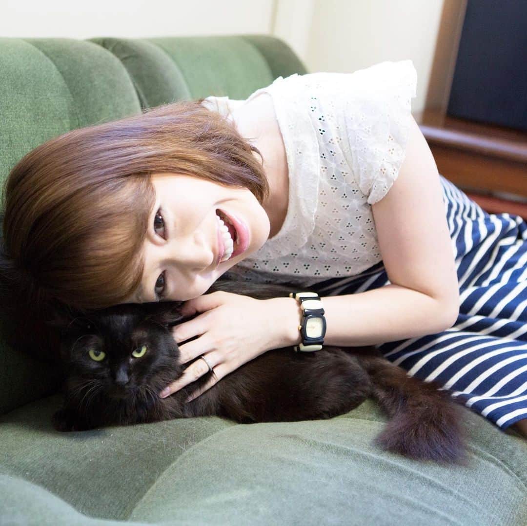 松丸友紀さんのインスタグラム写真 - (松丸友紀Instagram)「世界中のすべての猫たちが幸せに暮らせますように。  猫の日に感謝🐾」2月22日 20時14分 - yuki_matsumaru