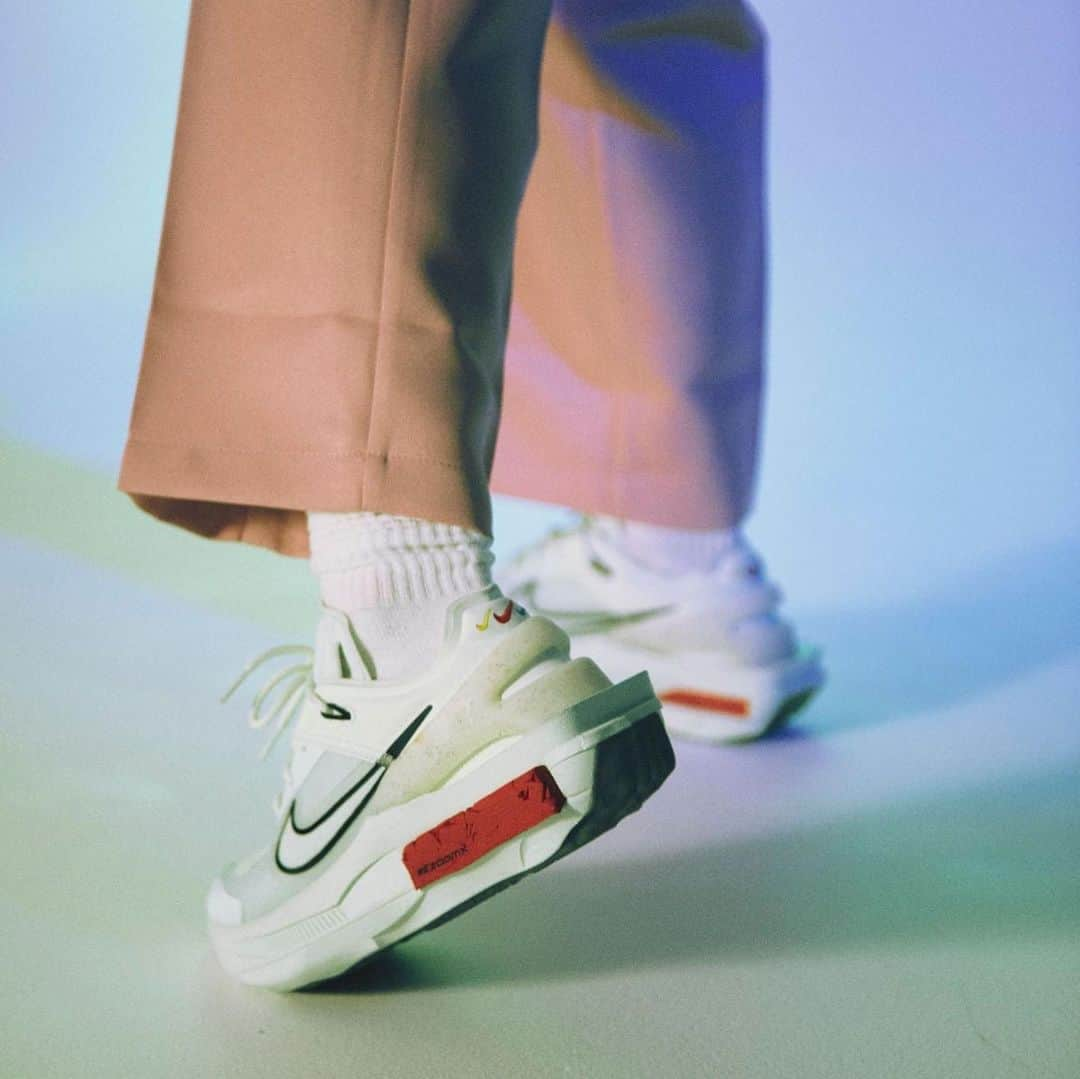 アトモスガールズ/atmos girlsさんのインスタグラム写真 - (アトモスガールズ/atmos girlsInstagram)「. atmos pinkよりNIKEの2021 年NEW MODELである‘FONTANKA EDGE’を2/26(Fri)より発売いたします👟❤️  ロシアのレイブカルチャーをバッググラウンドにもつ‘FONTANKA EDGE’は程よい厚底ソールと軽さが特徴で スタイルアップと履き心地の良さを兼ね備えております✨  ダンサーや、ファッショニスタにはとてもオススメの1足❤️💚  #atmos #atmospink #atmostokyo #nike #fontanka #edge #fontankaedge #sneakers #spring #springfashion #spring2021 #アトモス #アトモスピンク #アトモストウキョウ #ナイキスニーカー #ナイキ #フォンタンカ #エッジ #スニーカーズ #スニーカー #スプリング #スプリングファッション #スプリング2021 #春ファッション #春コーディネート #白スニーカー #comingsoon #カミングスーン #👟 #🌸🌸🌸」2月22日 20時23分 - atmos_pink_official