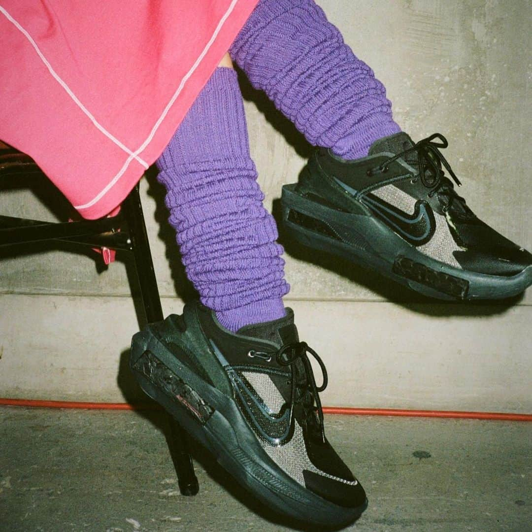 アトモスガールズ/atmos girlsさんのインスタグラム写真 - (アトモスガールズ/atmos girlsInstagram)「. atmos pinkよりNIKEの2021 年NEW MODELである‘FONTANKA EDGE’を2/26(Fri)より発売いたします👟❤️  ロシアのレイブカルチャーをバッググラウンドにもつ‘FONTANKA EDGE’は程よい厚底ソールと軽さが特徴で スタイルアップと履き心地の良さを兼ね備えております✨  ダンサーや、ファッショニスタにはとてもオススメの1足❤️💚  #atmos #atmospink #atmostokyo #nike #fontanka #edge #fontankaedge #sneakers #spring #springfashion #spring2021 #アトモス #アトモスピンク #アトモストウキョウ #ナイキスニーカー #ナイキ #フォンタンカ #エッジ #スニーカーズ #スニーカー #スプリング #スプリングファッション #スプリング2021 #春ファッション #春コーディネート #白スニーカー #comingsoon #カミングスーン #👟 #🌸🌸🌸」2月22日 20時23分 - atmos_pink_official