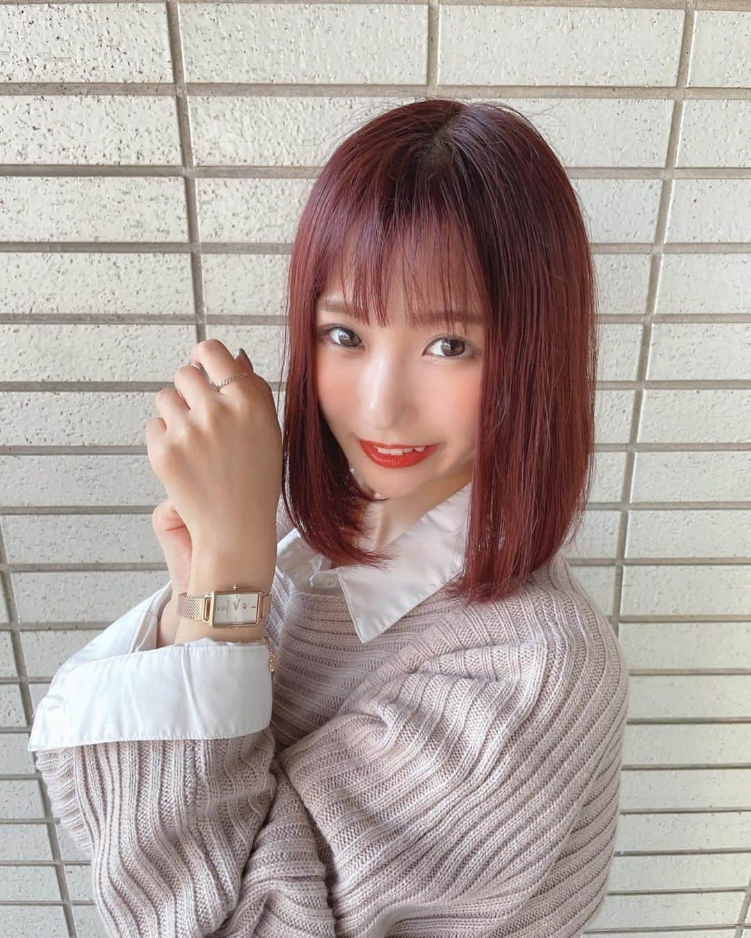 小林智絵さんのインスタグラム写真 - (小林智絵Instagram)「. . . . . @4bwatches_japan さんの時計が可愛くて可愛くてお気に入り⌚️❤️ . . 品があって可愛いこのデザインが良すぎる、、、 . . 沢山愛用します❤️ . . クーポンコードは 【kobaylzb31】 ご使用で10%OFFになるので気になった方は是非ーっ☺️!! . （クーポン期限は本日より1年間🤞） . . . . . #4bwatches #腕時計 #時計 #brackbybruebrave #ギフト  #watch #シャツコーデ #ニットコーデ #ボブ #ボブヘアアレンジ #年齢逆行アイドル」2月22日 20時30分 - kobayashichie_1012