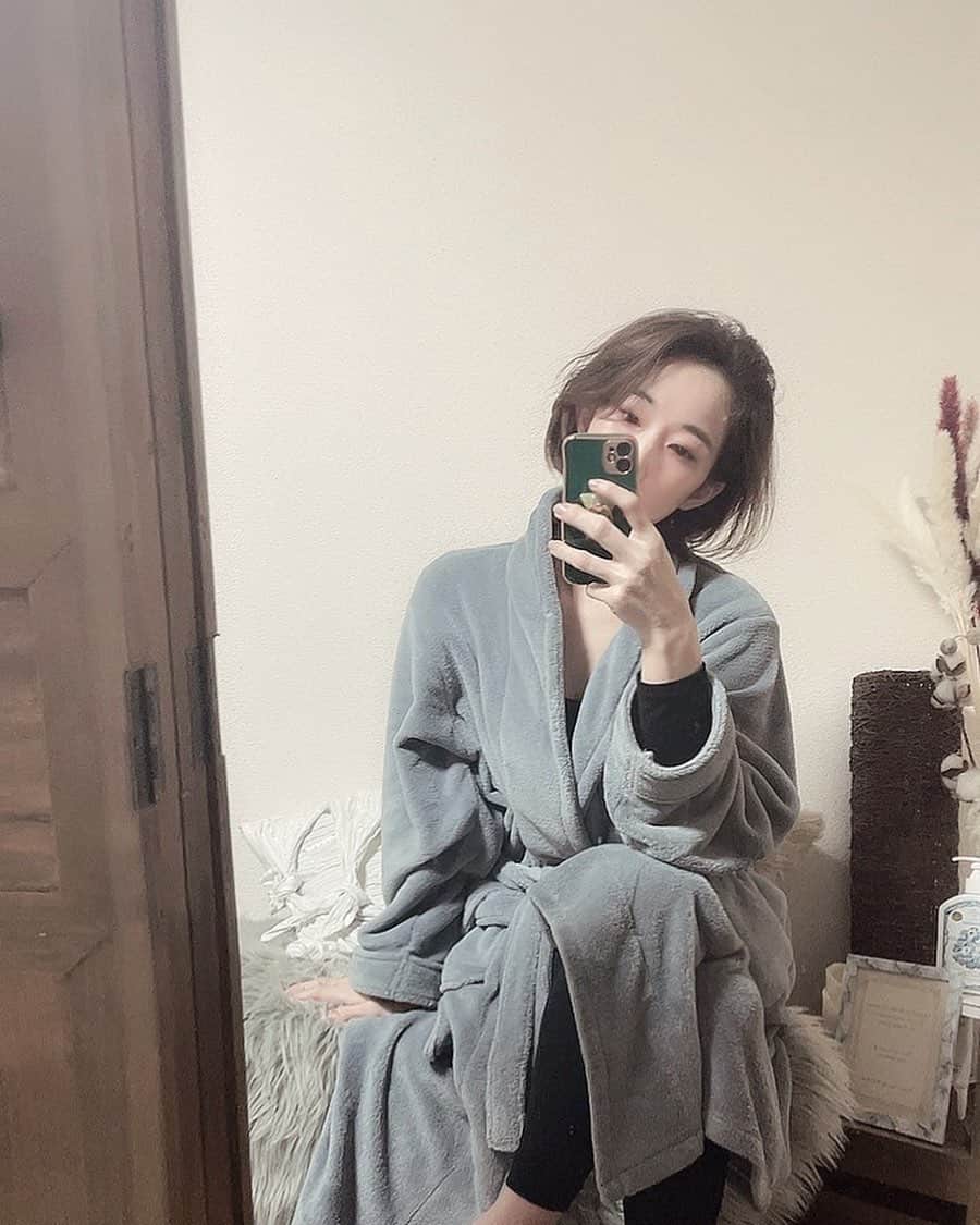 のインスタグラム：「﻿ ﻿ ﻿ ﻿ 運動してからのお風呂が1番好き🛁﻿ ホットタオルを目の上にのせて﻿ 好きな香りの入浴剤でリフレッシュ🌿💞﻿ ﻿ ﻿ 頭がからっぽになって﻿ リセットできる気がする🍋✨﻿ .﻿ .﻿ ﻿ ﻿ ﻿ ﻿ ﻿」