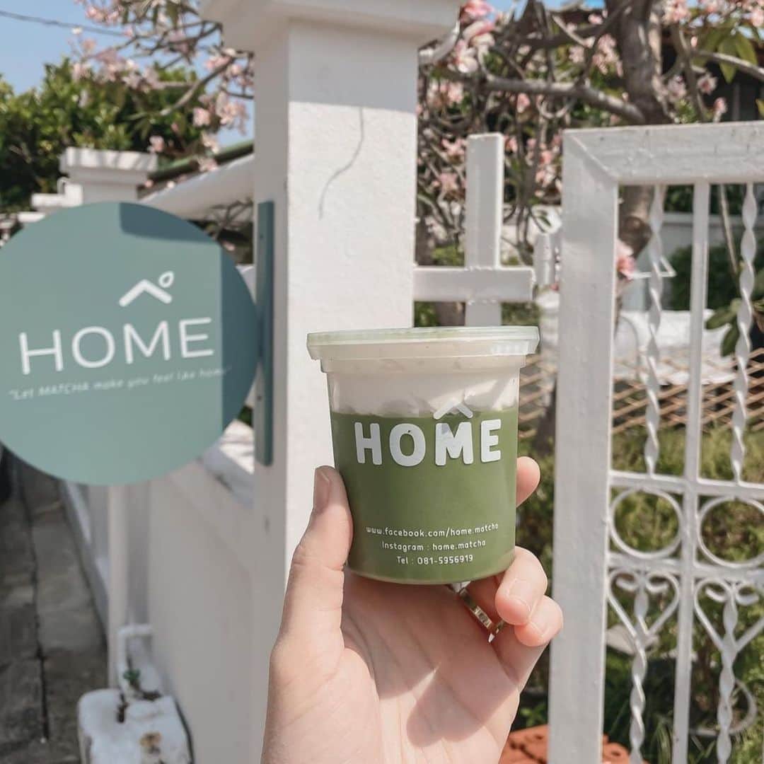 tealilycafeのインスタグラム：「MATCHA PUDDING WITH FRESH CREAM AND MATCHA POWDER ON TOP AT HOMEMATCHA  Thank you so much for always visiting and a nice photo our lovely customer @penquin_cheeze 🤍 #homematcha」