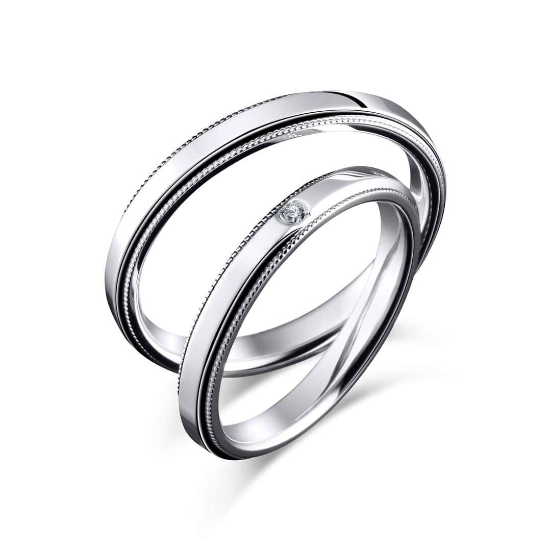 ラザール ダイヤモンド ブティック公式 | 婚約・結婚指輪さんのインスタグラム写真 - (ラザール ダイヤモンド ブティック公式 | 婚約・結婚指輪Instagram)「中央にメレダイヤを施した、スクエアなフォルムの「ジョイス」。清らかな空気を放ちながらも、知性という揺るぎない芯の強さを感じさせるマリッジリング。  よく見ると、アームの上下にミル打ちが施されているのが特長。ミル打ちという技法には、古くから長寿や子孫繁栄など、永く、そしてたくさんの幸せを願う意味も込められている。  今こそジュエリーのパワーを、あなたの左手薬指に宿すとき。  プロフィールのリンクからHPをご覧いただけます。﻿ →@lazarediamond_boutique  #結婚指輪 #婚約指輪 #マリッジリング #ブライダルジュエリー #エタニティリング #エンゲージリング #marriagering #bridaljewelry #engagementring #結婚指輪選び #婚約指輪選び #結婚指輪探し #婚約指輪探し #lazarediamond #ラザールダイヤモンド #プレ花嫁 #プレ花嫁さんと繋がりたい #結婚式準備 #花嫁 #結婚準備 #プロポーズ #ダイヤモンド #花嫁準備 #2021春婚 #2021夏婚」2月22日 12時00分 - lazarediamond_boutique