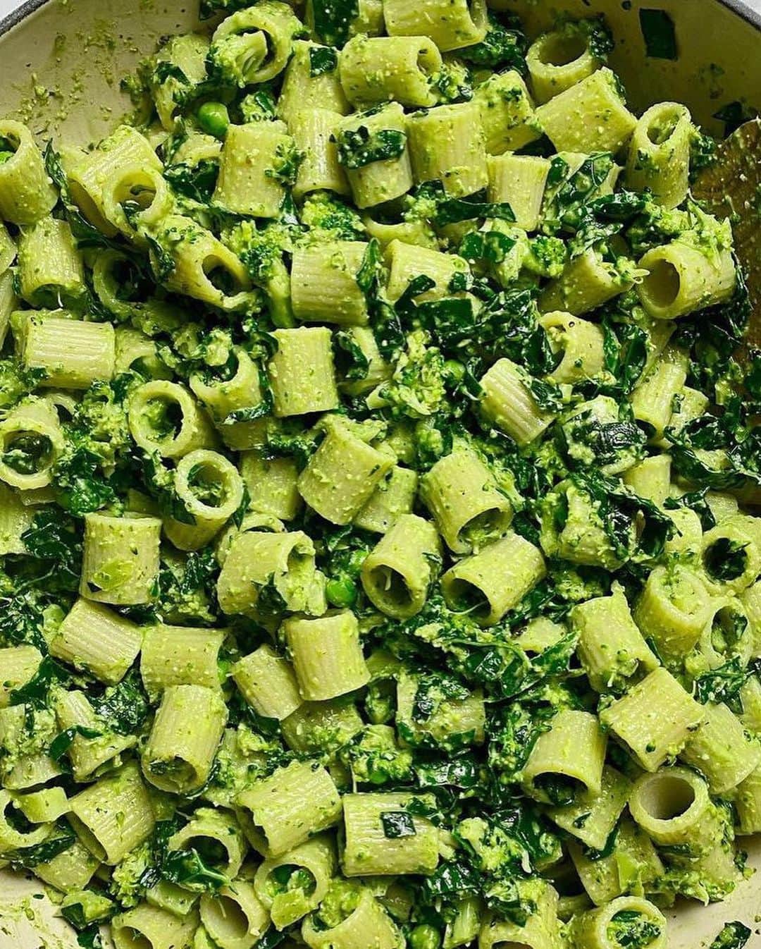 Food52さんのインスタグラム写真 - (Food52Instagram)「Dreaming of spring, can you blame us? @juliacampbellgibson + @thedishonhealthy, thank you for these beauties.  As for that last pic—Kale Pesto Orecchiette from @katiehanscel—recipe at the link in bio. 📸: @jamesransom_nyc」2月22日 12時00分 - food52