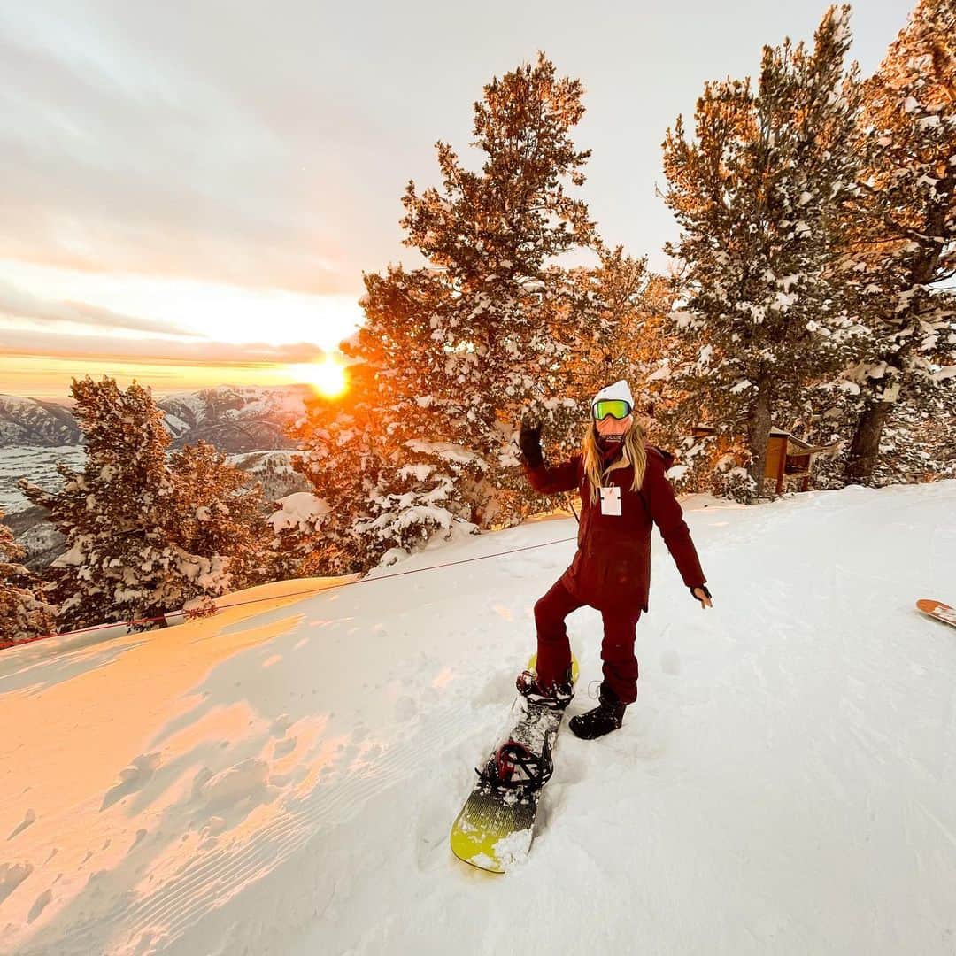 ブリアナ・コープのインスタグラム：「Change of scenery ❄️🌧☃️🥶 happy to be back @powdermountain」