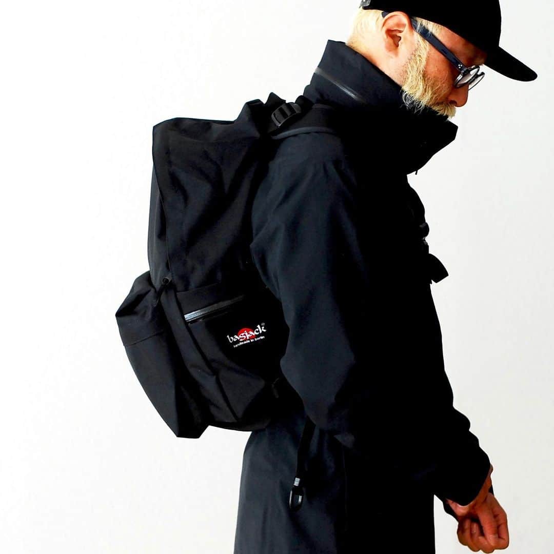 のインスタグラム：「_ Bagjack / バッグジャック "Daypack S" ￥30,690- _ 〈online store / @digital_mountain〉 https://www.digital-mountain.net/shopdetail/000000005850/ _ 【オンラインストア#DigitalMountain へのご注文】 *24時間受付 *14時までのご注文で即日発送 * 1万円以上ご購入で送料無料 tel：084-973-8204 _ We can send your order overseas. Accepted payment method is by PayPal or credit card only. (AMEX is not accepted)  Ordering procedure details can be found here. >>http://www.digital-mountain.net/html/page56.html  _ 本店：#WonderMountain  blog>> http://wm.digital-mountain.info _ #Bagjack #バッグジャック _  JR 「#福山駅」より徒歩10分 #ワンダーマウンテン #japan #hiroshima #福山 #福山市 #尾道 #倉敷 #鞆の浦 近く _ 系列店：@hacbywondermountain _」