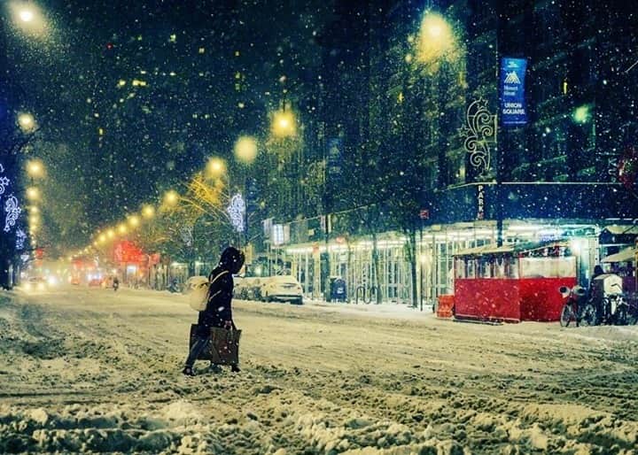 National Geographic Travelさんのインスタグラム写真 - (National Geographic TravelInstagram)「Photo by @dina_litovsky / The first snowstorm of the season covers the East Village in New York City. For more images of the metropolis at night, follow me @dina_litovsky.」2月22日 12時34分 - natgeotravel