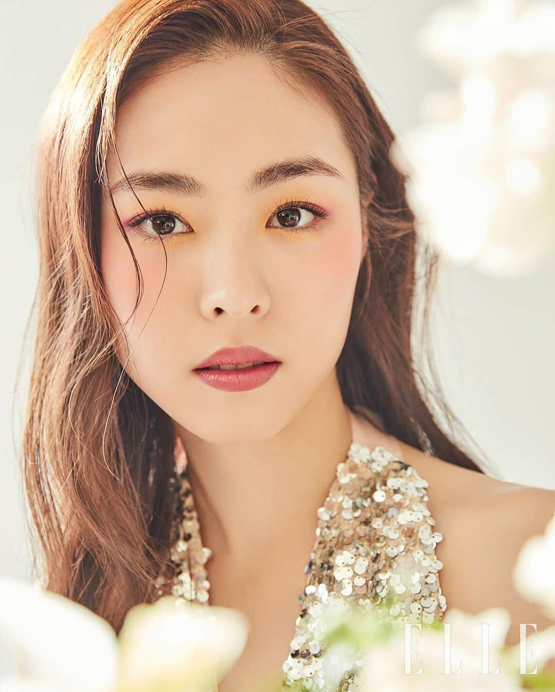 イ・ヨニさんのインスタグラム写真 - (イ・ヨニInstagram)「🌷 @threecosmetics_korea  @ellekorea  #threecosmetics」2月22日 12時47分 - yeonhee.luv