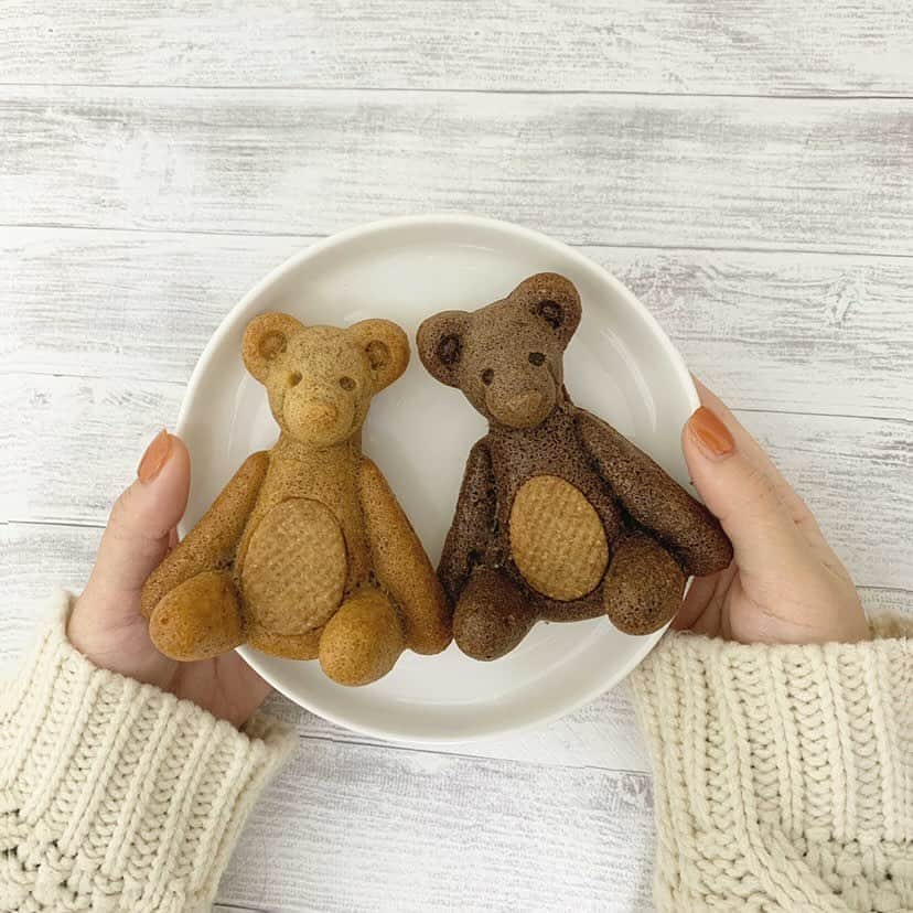 Kawaii.i Welcome to the world of Tokyo's hottest trend♡ Share KAWAII to the world!のインスタグラム：「These adorable donuts are made by @little_bear_meister. They're crafted with organic ingredients, making them a healthy treat. RinRin and Misha share their thoughts on the program.  Shop name: Little Bear Meister Location: Food cart in Tokyo on weekends (information about dates and locations is listed on their website and Instagram page) Website: https://www.little-bear-meister.com/  Click on the profile link for the video!! (FREE) @kawaiiiofficial   Check out Kawaii International "Love for Fashion in the Age of Covid" for more details! ↓ 26:16 MOGU-MOGU Time  #LittleBear #Doughnuts #sweets #kawaii #OrganicFood」
