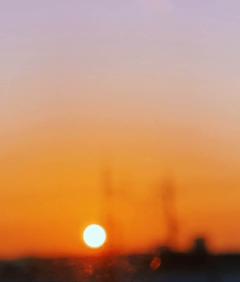 太田夢莉さんのインスタグラム写真 - (太田夢莉Instagram)「昨日の朝の太陽が綺麗すぎました。 いつもより大きく見えたり近く感じる時って、何故なのか不思議。  #太陽ありがとう #って気持ちになります #何回撮っても見える景色が伝わらなくて苦戦」2月22日 13時56分 - yustagram12