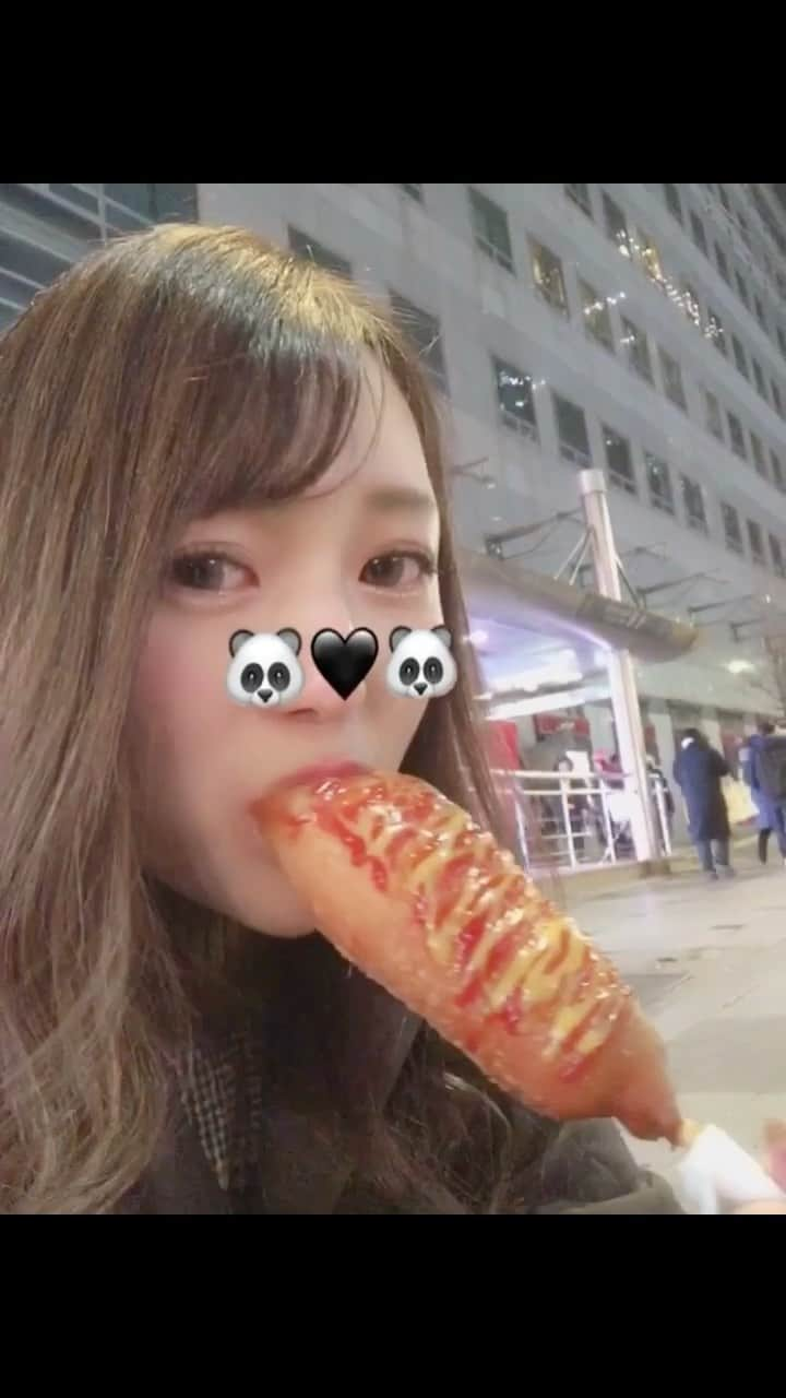 桜井もものインスタグラム：「これは2018年の韓国🇰🇷💕  早く行きたいよ😢  #桃李#桜井もも#バルセロナグループ#ニュークラ#キャバクラ#キャバ嬢#すすきの#札幌#ホステス#北海道#いいね返し#六本木#新宿#銀座#歌舞伎町#中洲#北新地#大阪ミナミ#東京#栄#韓国旅行#チーズハットク#オンラインキャバクラ#おっぱい#美尻#美脚#南大門 #韓国グルメ」