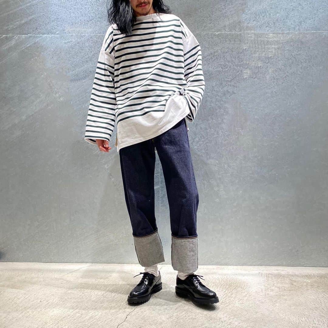 のインスタグラム：「＜H BEAUTY&YOUTH＞ MONSTER NAVAL BORDER SHIRT ¥17,600-(tax in) Color: Dk.Green/Navy Size: S/M/L (着用スタッフ: 181cm 着用サイズ: L)  #H_beautyandyouth @h_beautyandyouth  #BEAUTYANDYOUTH #Unitedarrows」