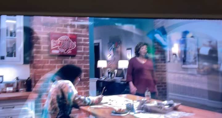 レスリー・ジョーンズのインスタグラム：「Seriously how kids talk to they parents @queenlatifah @theequalizercbs」