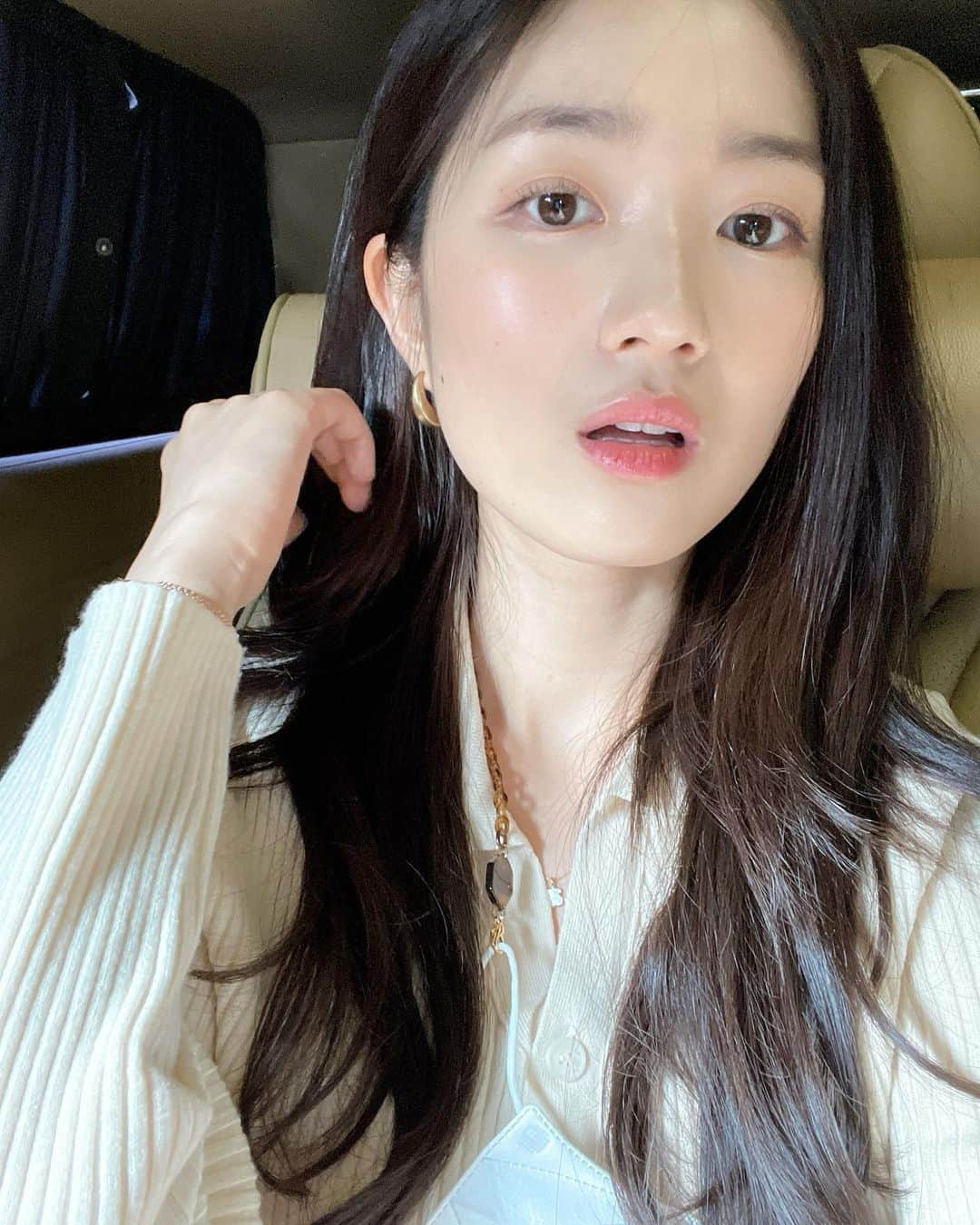 キム・ヘユンさんのインスタグラム写真 - (キム・ヘユンInstagram)「날씨 좋아서 내 기분도 좋음🥰」2月22日 14時57分 - hye_yoon1110