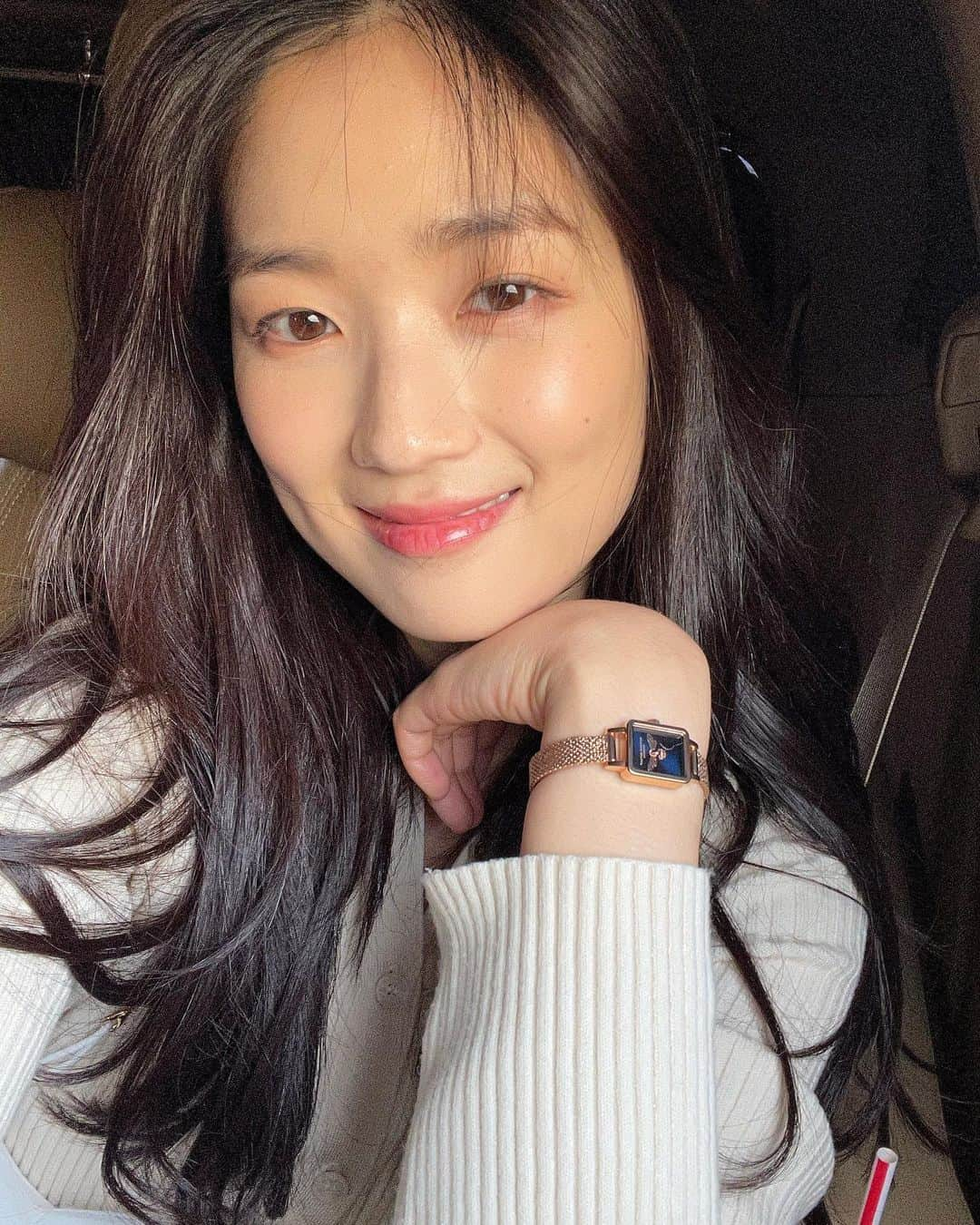 キム・ヘユンさんのインスタグラム写真 - (キム・ヘユンInstagram)「날씨 좋아서 내 기분도 좋음🥰」2月22日 14時57分 - hye_yoon1110