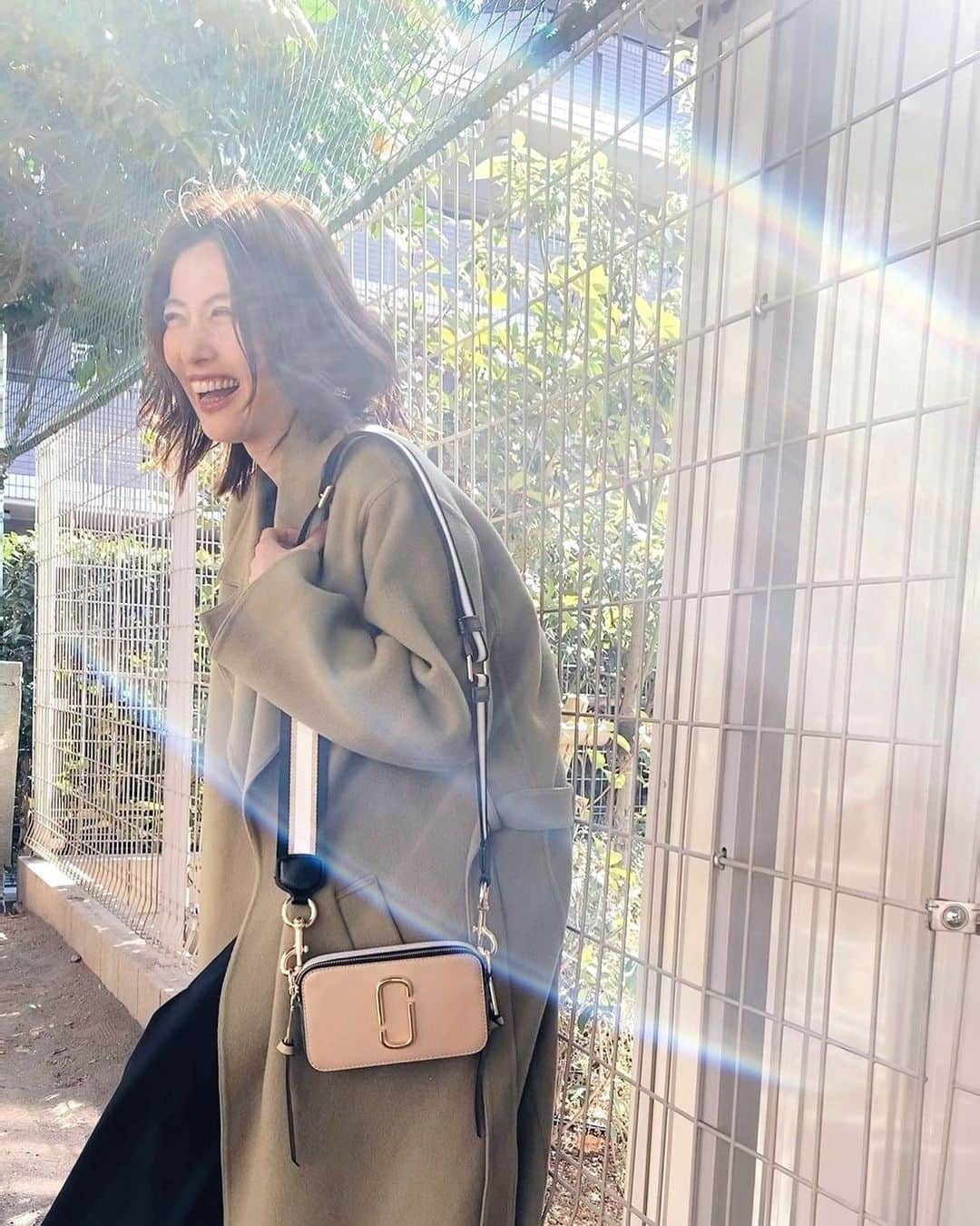 のインスタグラム：「天気が良くて気持ちいいね 散歩だ。  #maisonspecial #メゾンスペシャル #marcjacobs #マークジェイコブス」