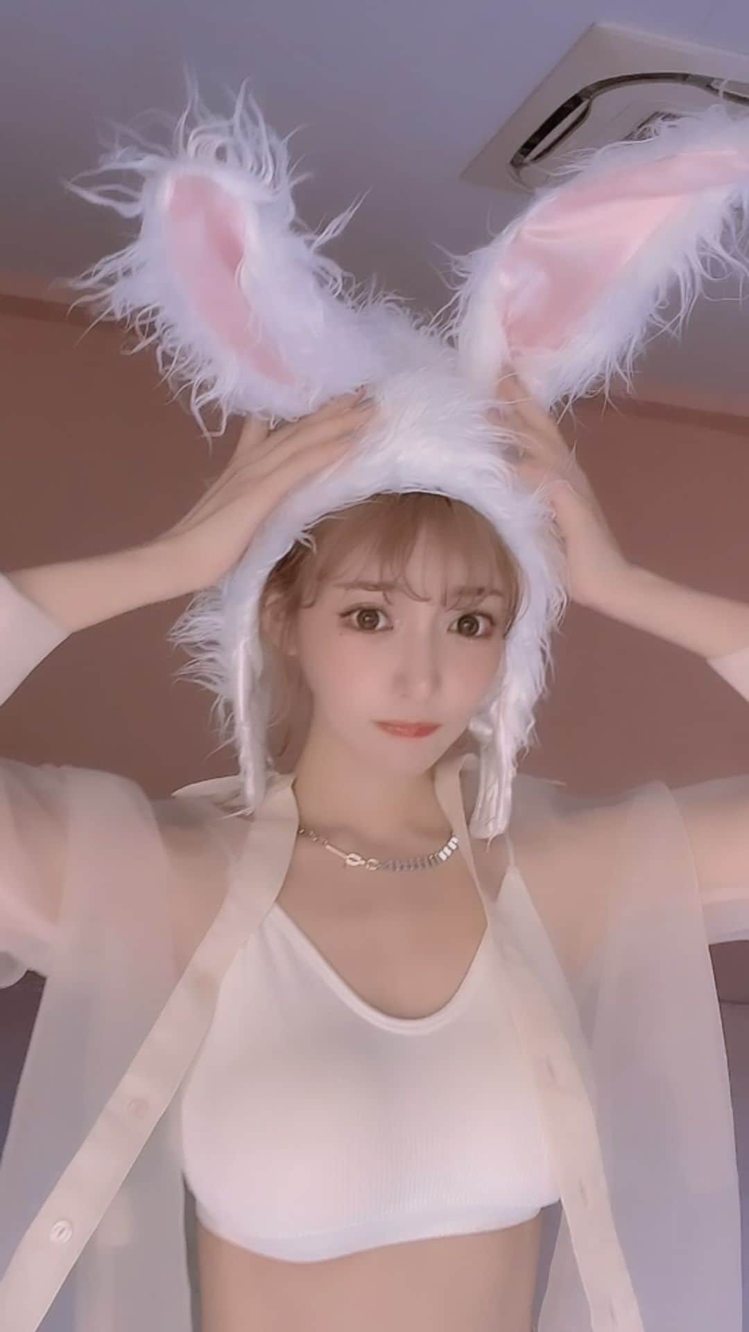 明日花キララのインスタグラム：「さくらうさぎ🐇🌸」